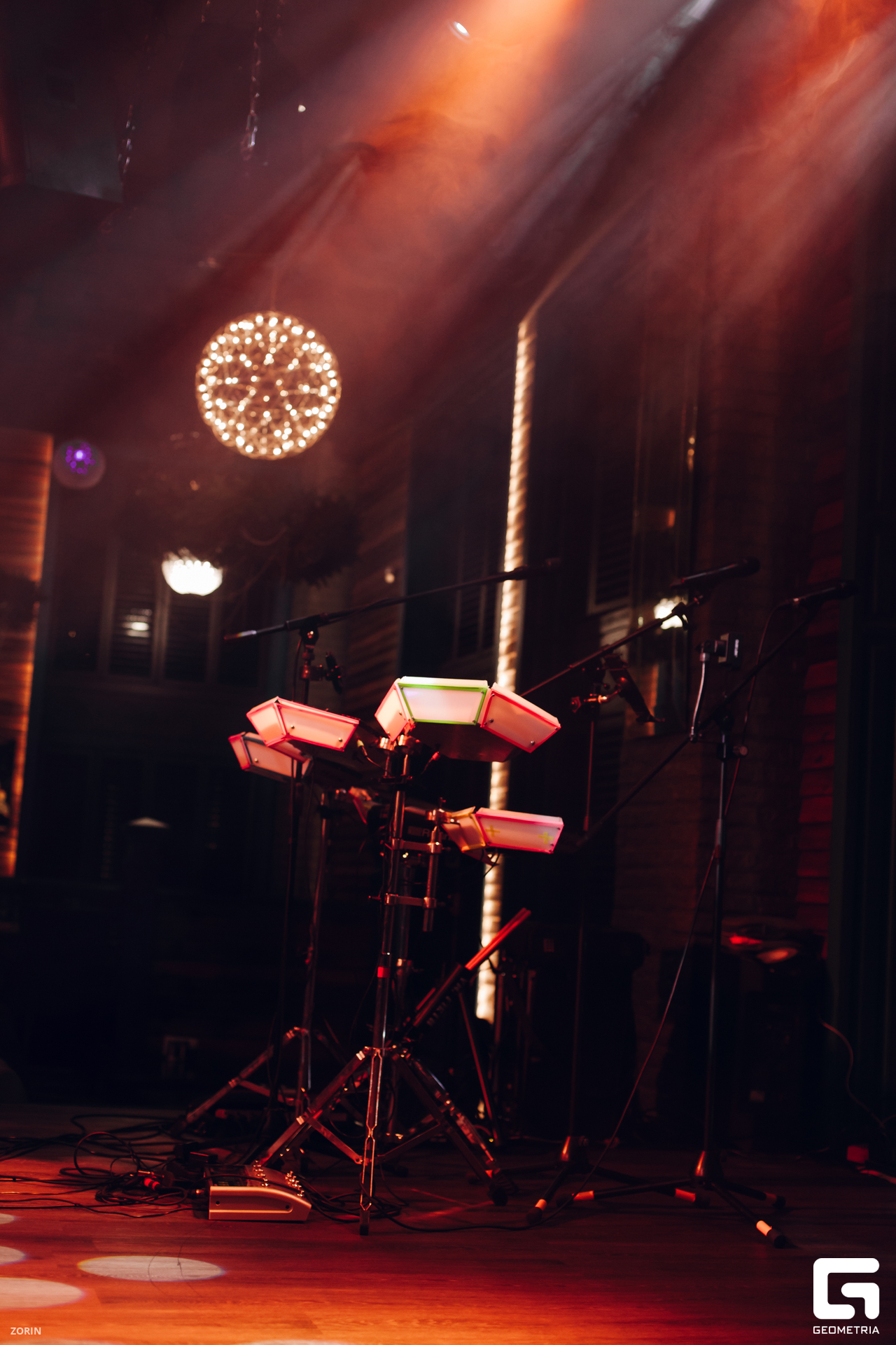 008-19-10-30-19-12-24- Zorin.jpg