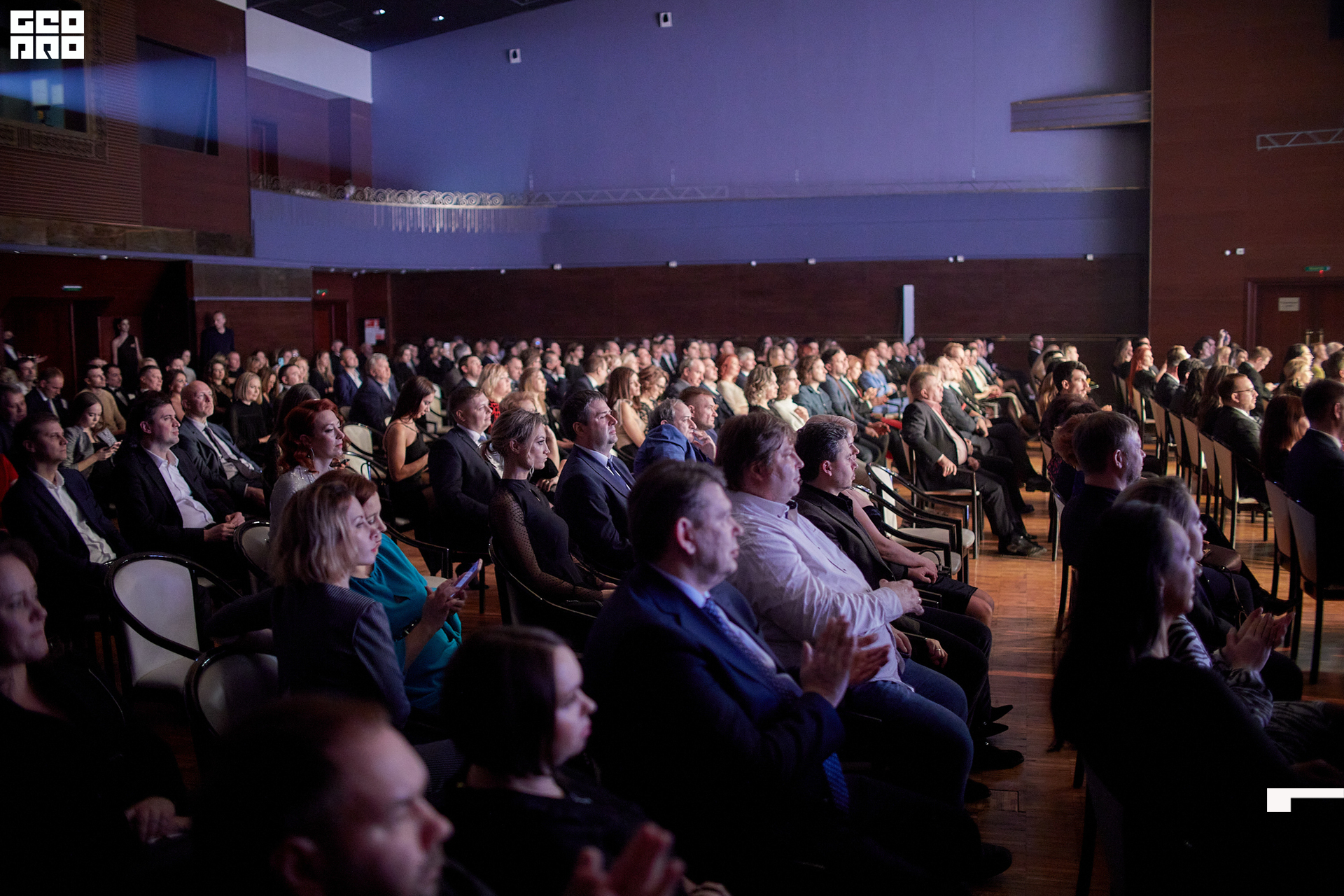 335_21-12-09 ISAEVA KASHIN SHVETS.jpg