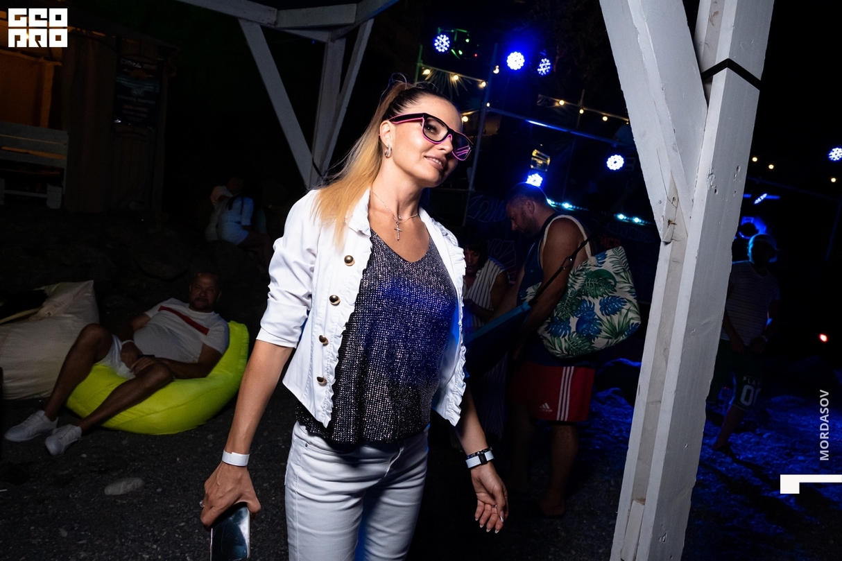 Saturday party 19