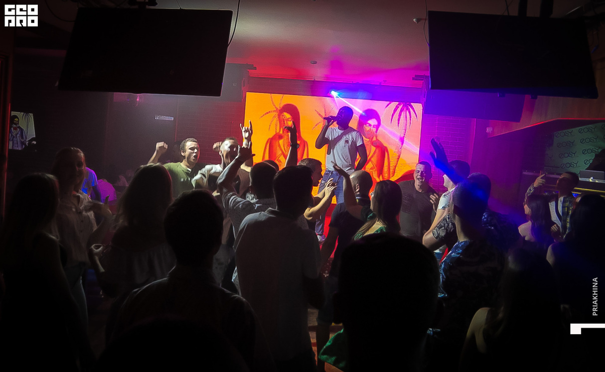Saturday party 27