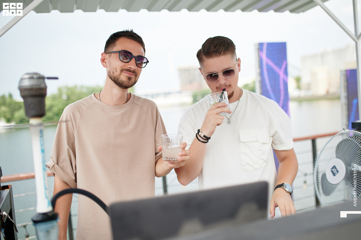 Day pool party 25
