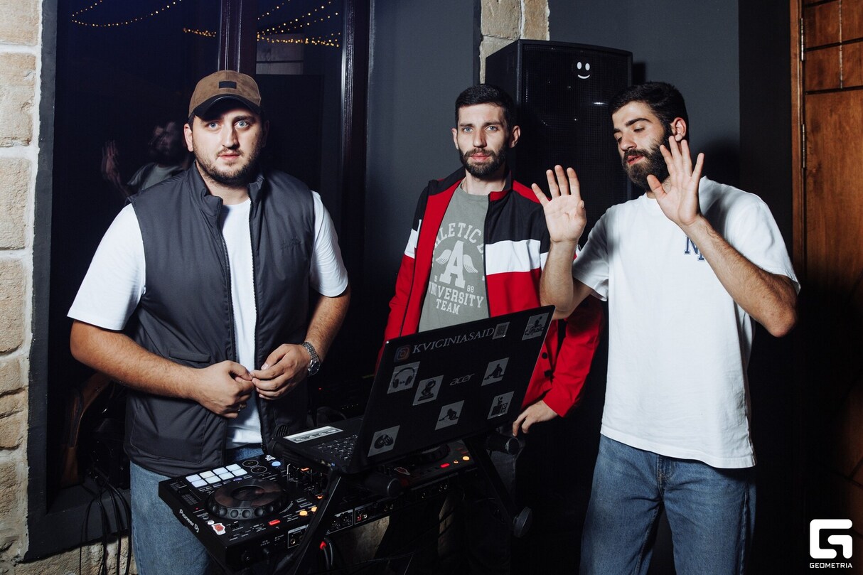 Smog hookah bar party! 29