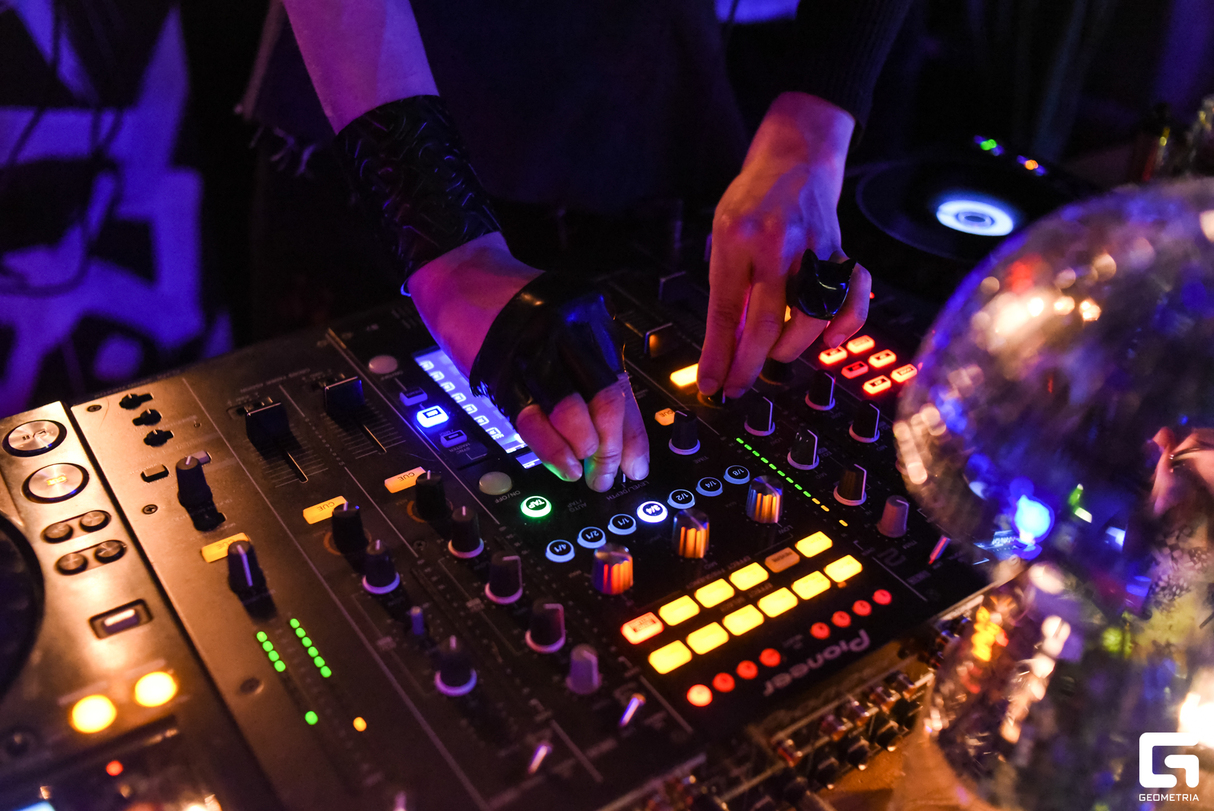 MUSIC COUTURE В РЕСТОРАНЕ TSINIST 11