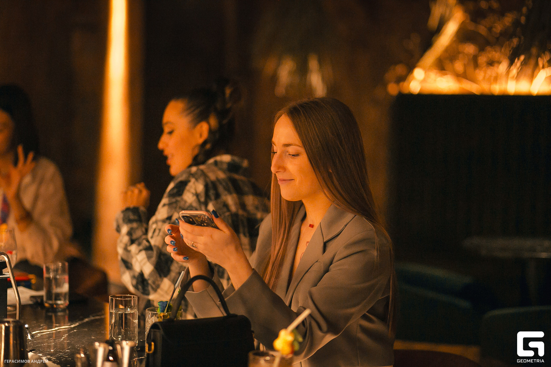 066 Bloom bar 1. 12.jpg