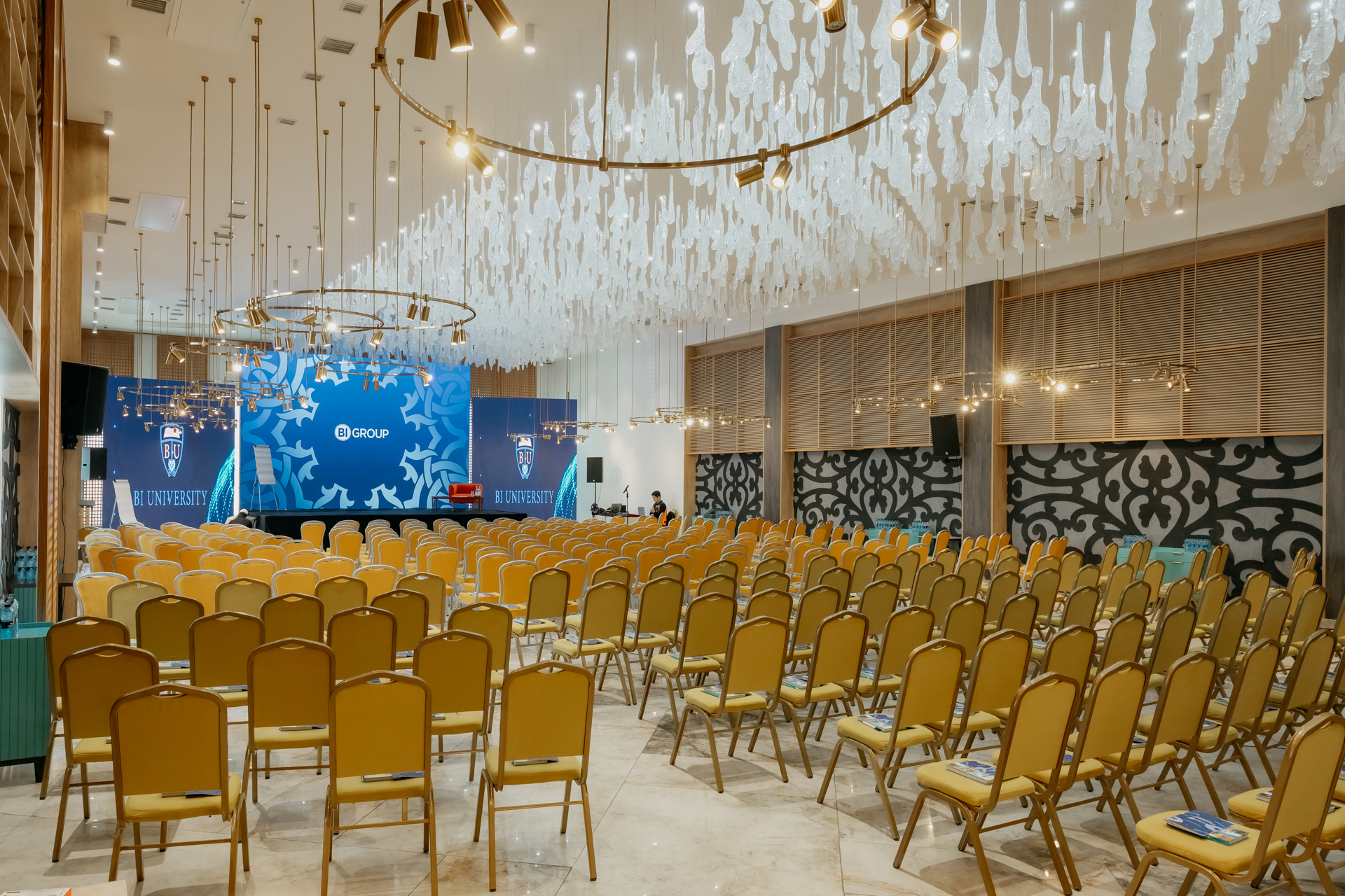 BI UNIVERSITY Atyrau (Print)-001.jpg