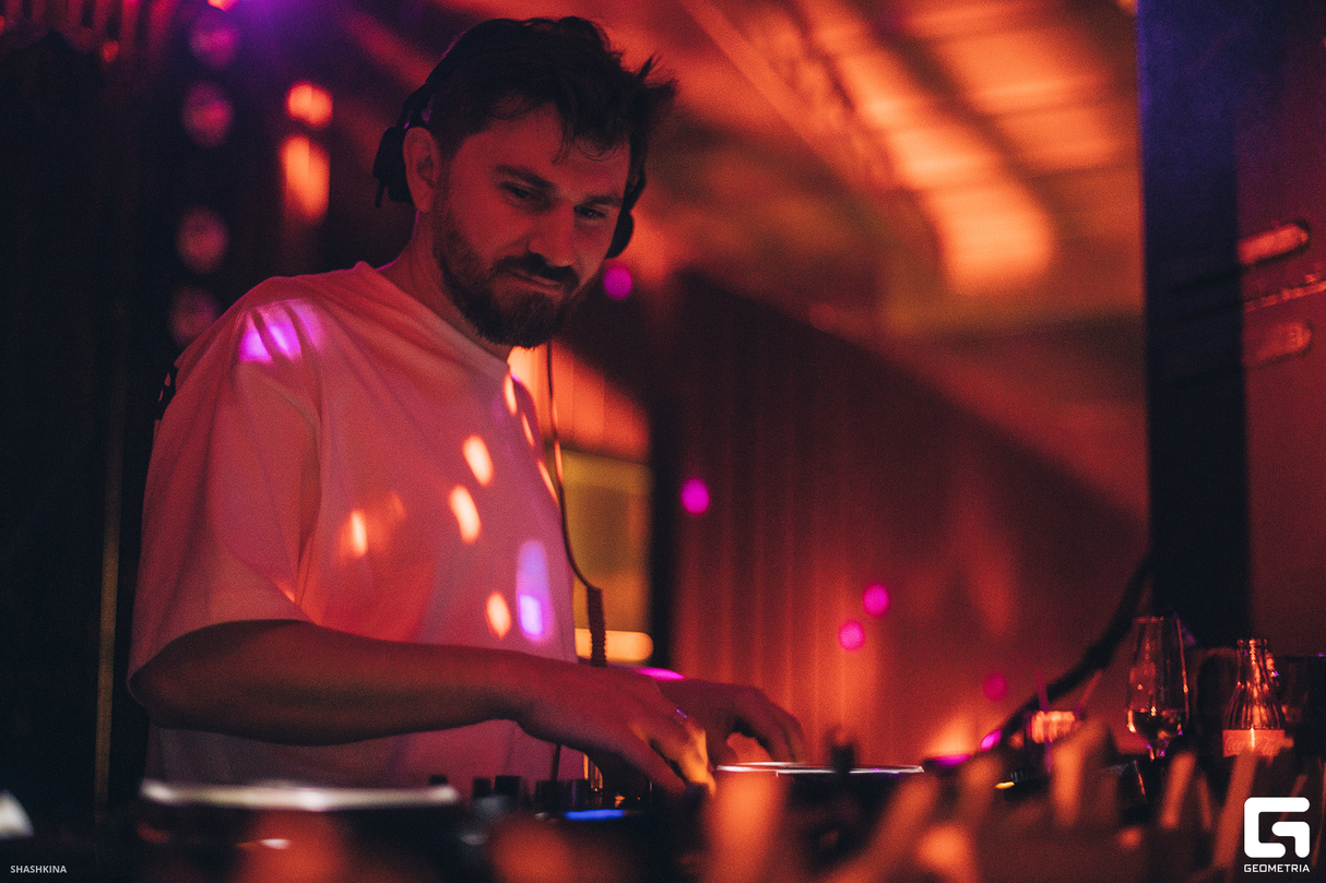 REBRN х iL GARAGE 20