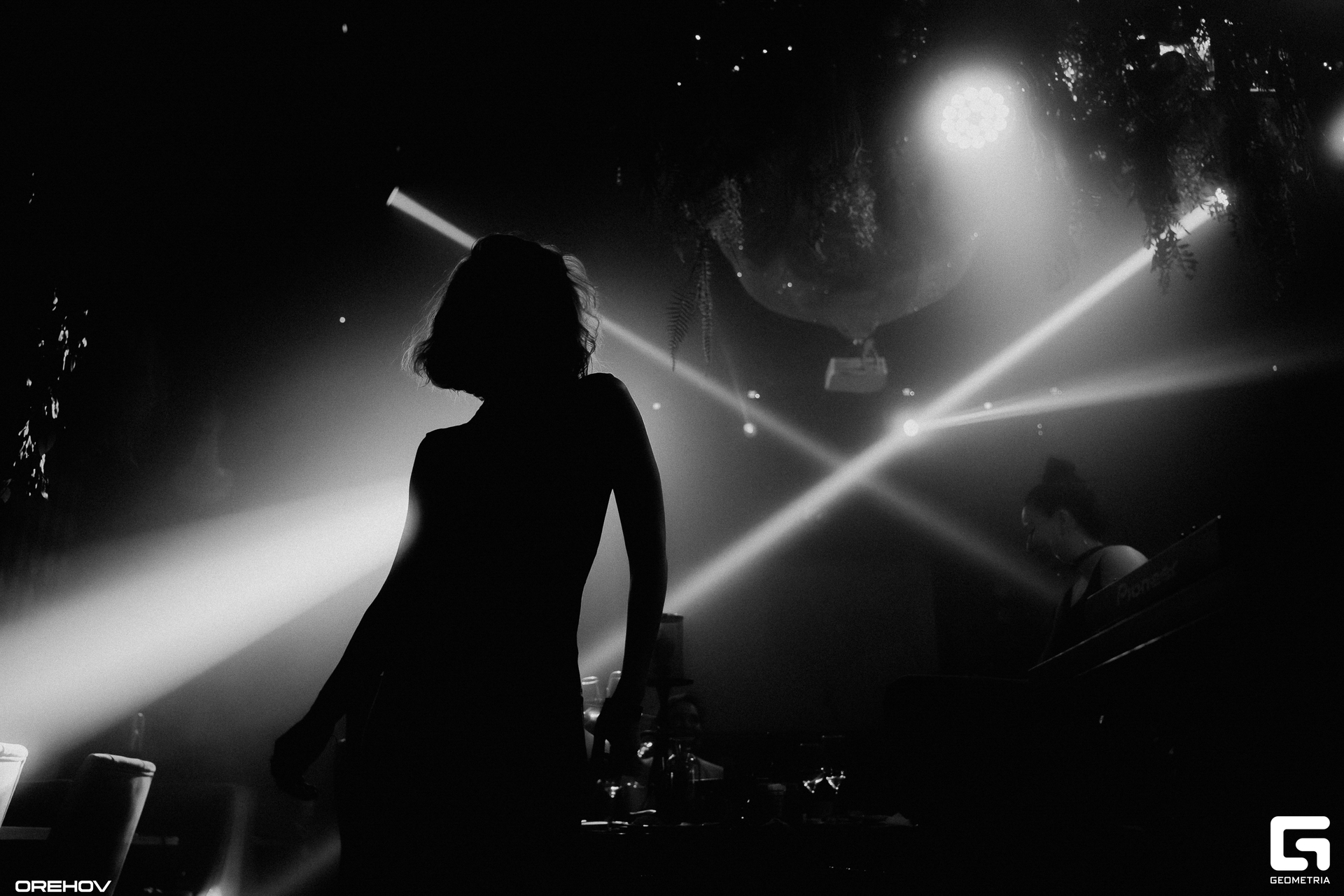 ADSC352-Улучшено-Ум. шума.jpg