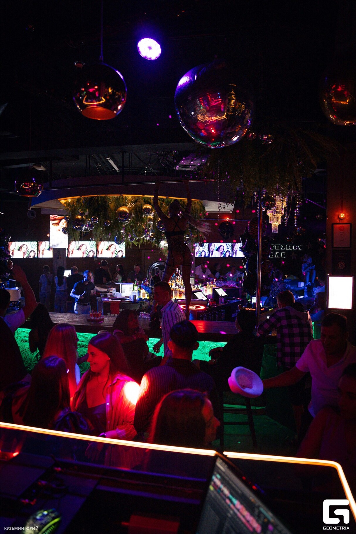 ПЯТНИЦА В BESTUZHEV BAR 16