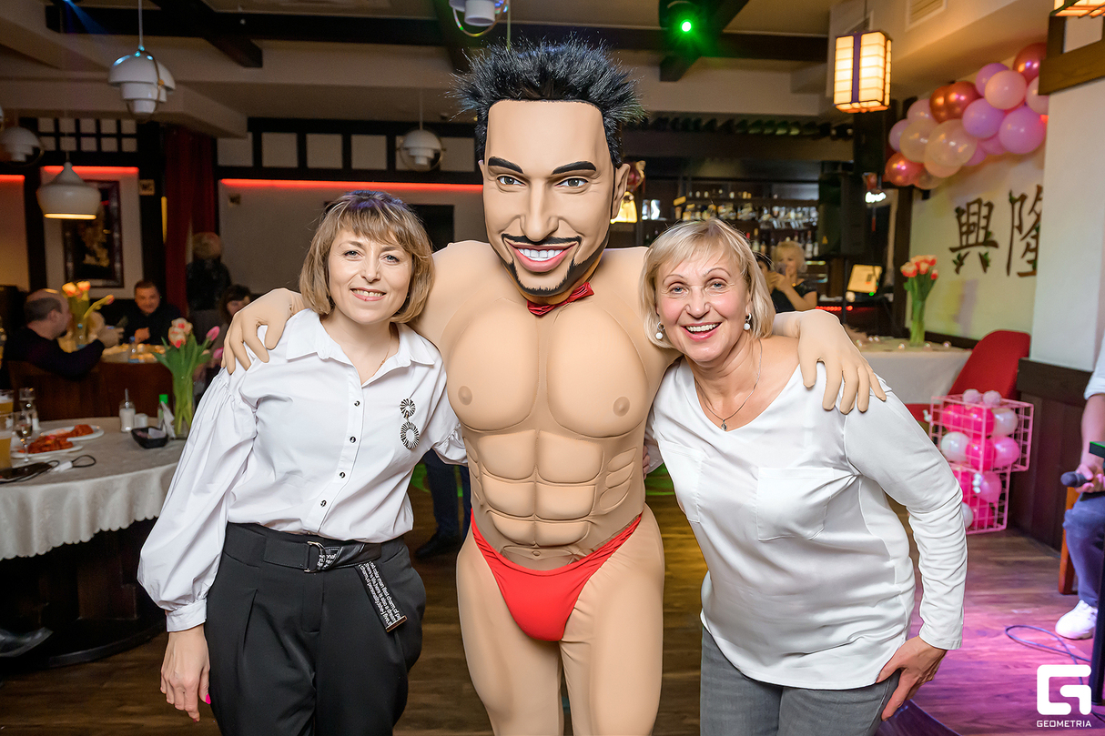 Праздник весны, красоты и нежности отметили в Sinlun cafe! 25