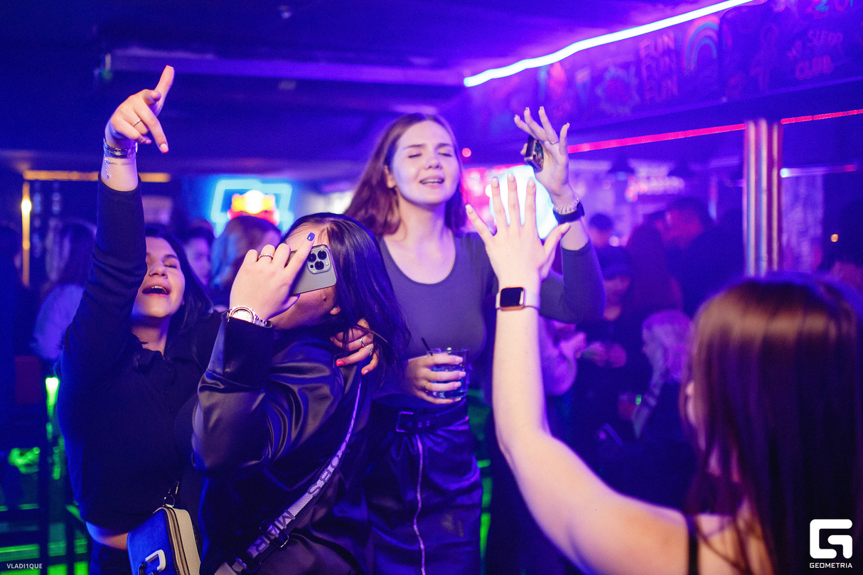 Weekend Party 23