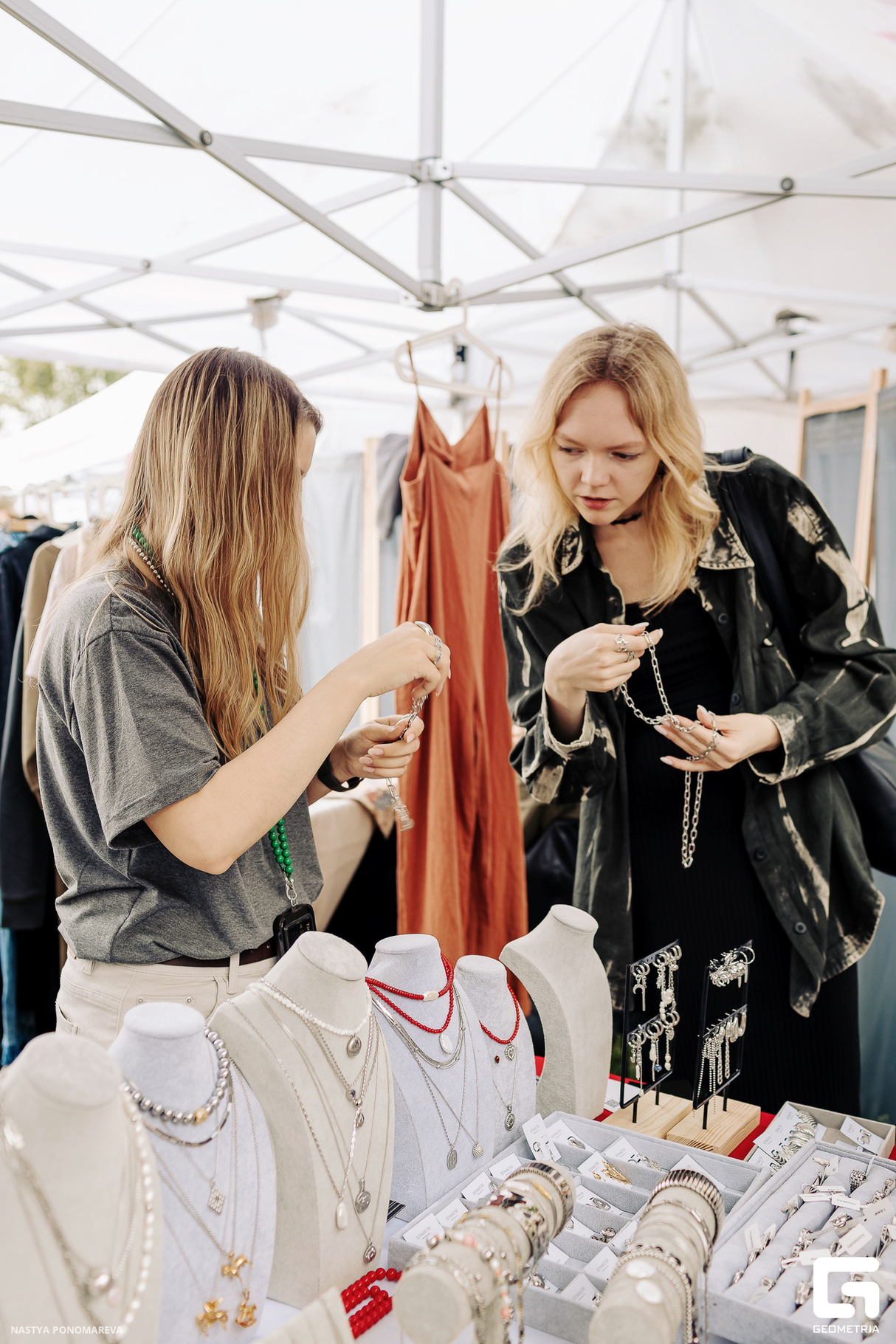 SALUT! BIG GARAGE SALE 30