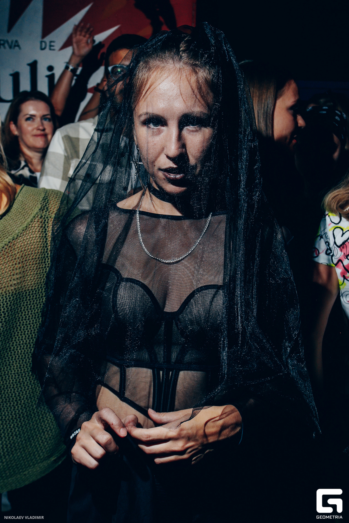 FIESTA DE CHICAS 11