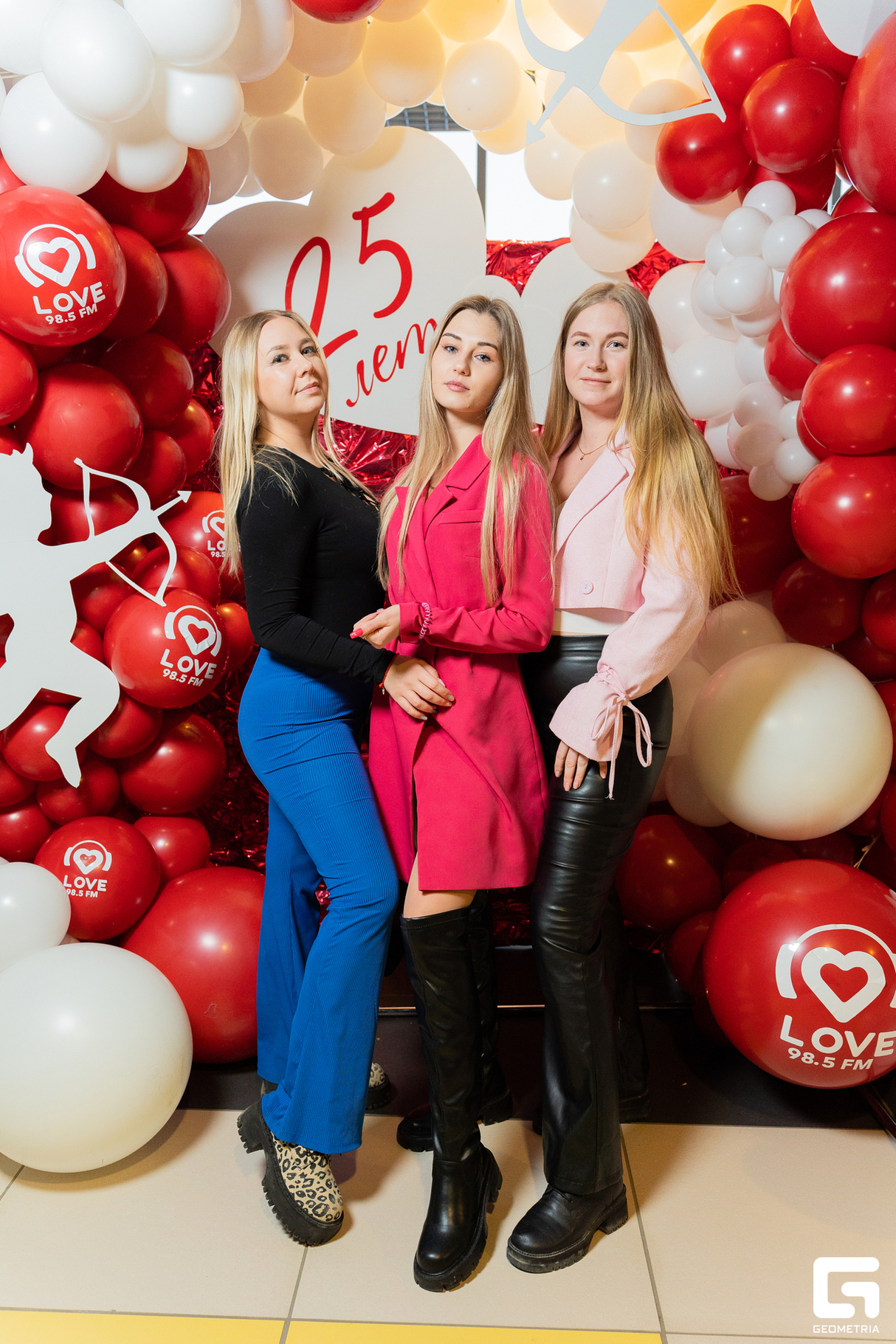 Фотозона Big Love Show 2025 в честь 25-ти летия  LOVE RADIO 16