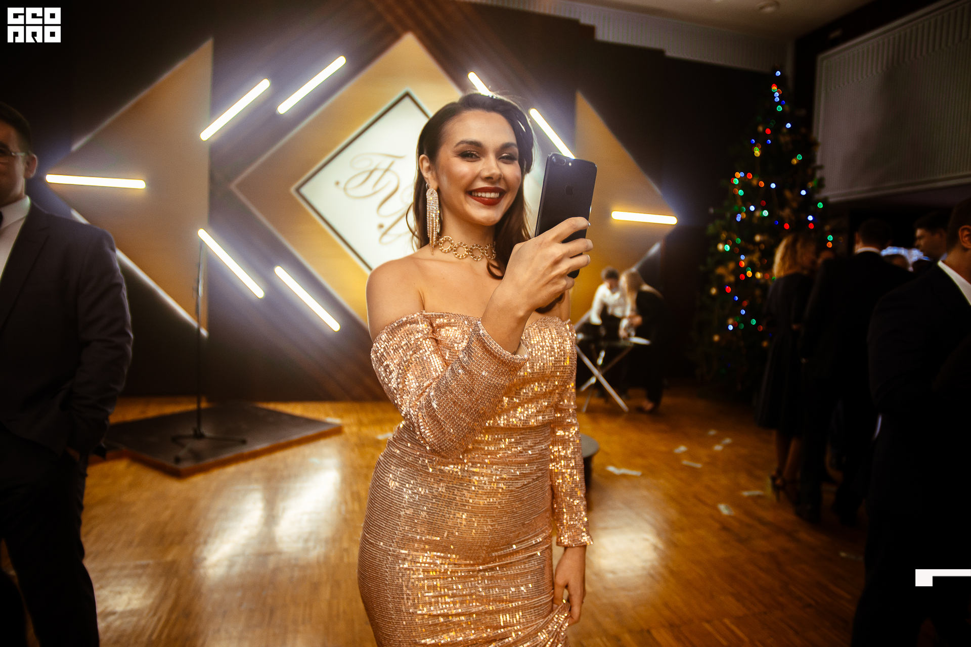 466_21-12-09 ISAEVA KASHIN SHVETS.jpg