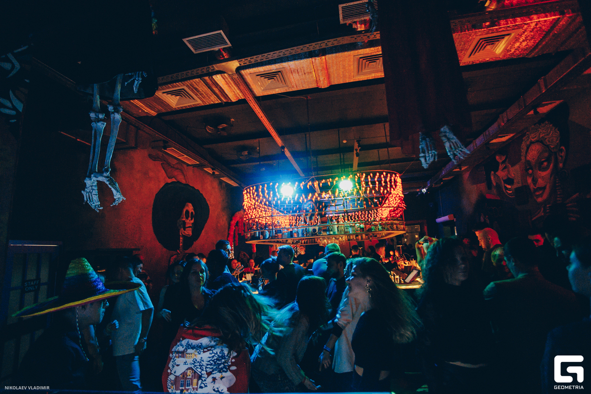 COMER, BEBER Y BAILAR 14