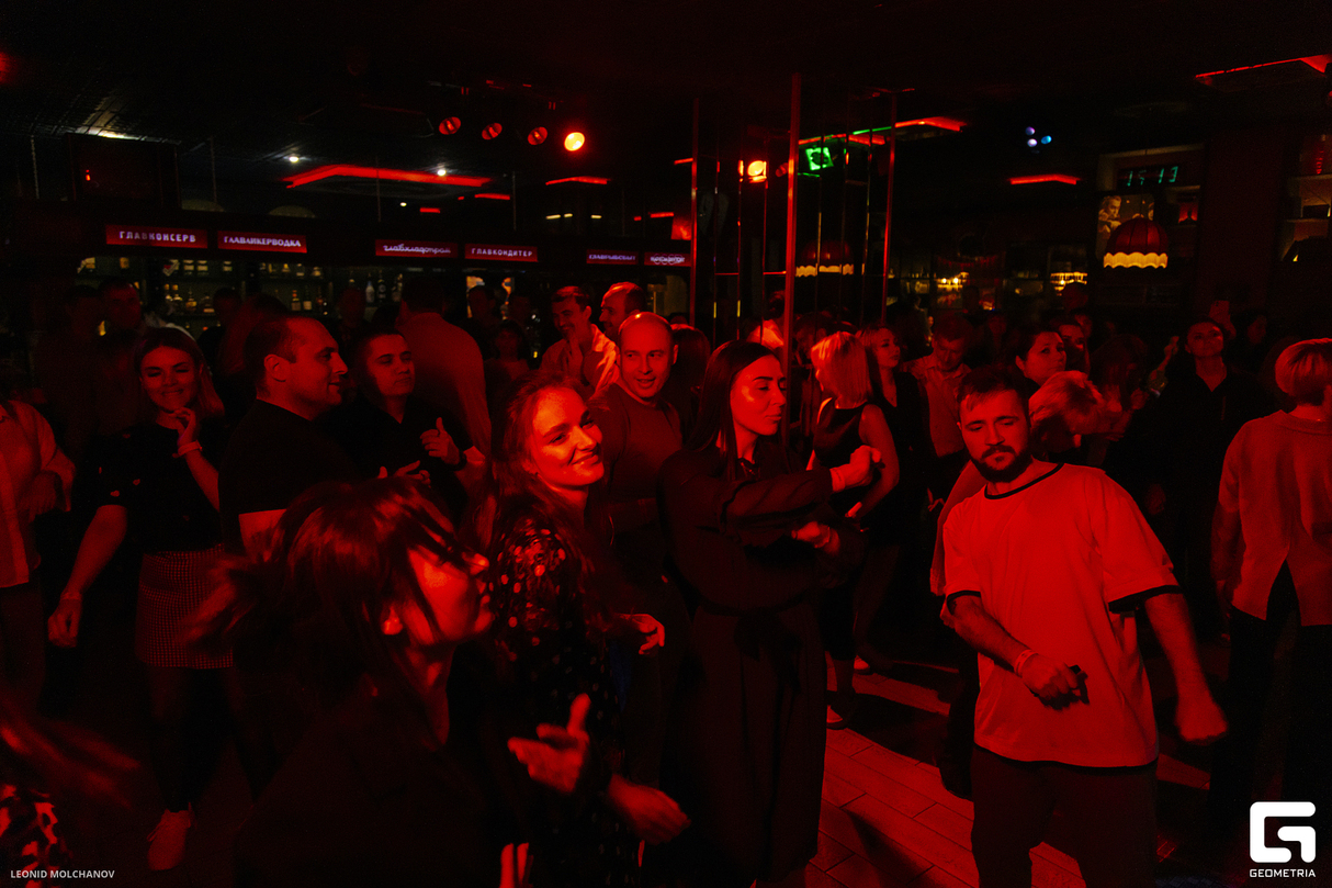 Saturday party 25