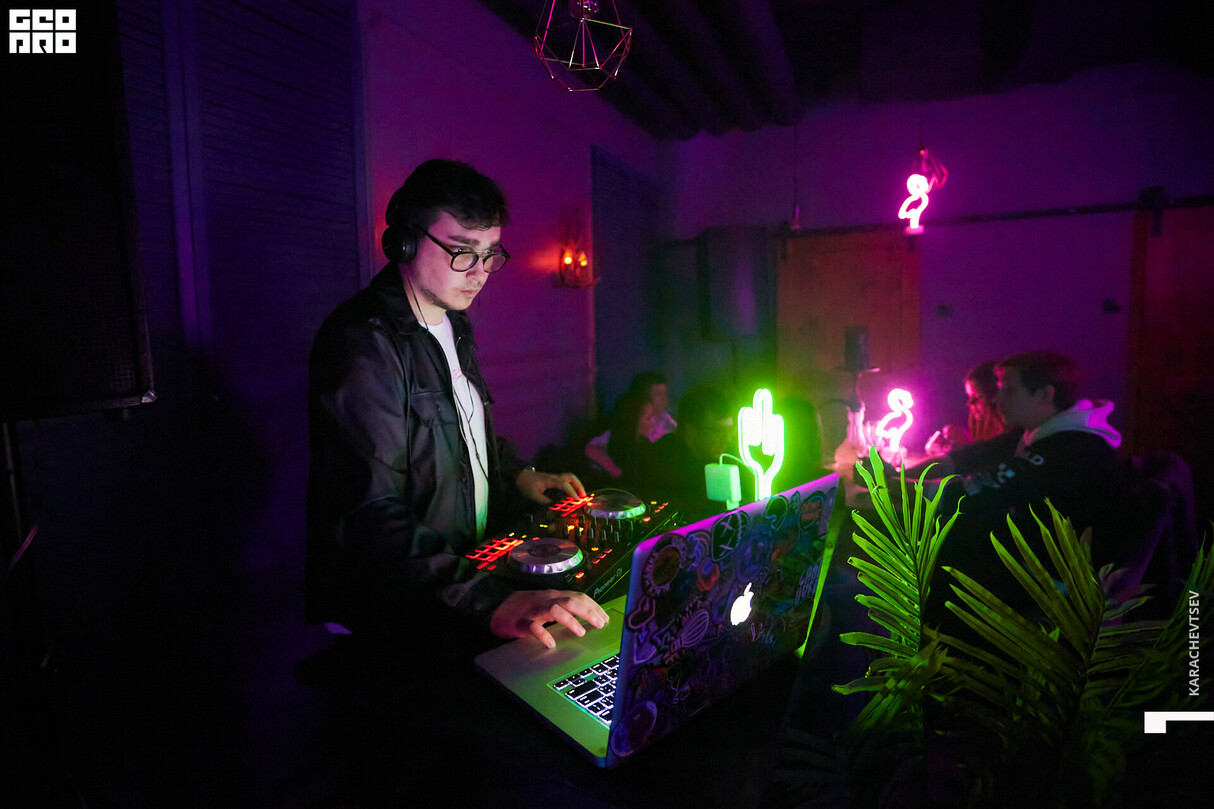 Saturday party 23