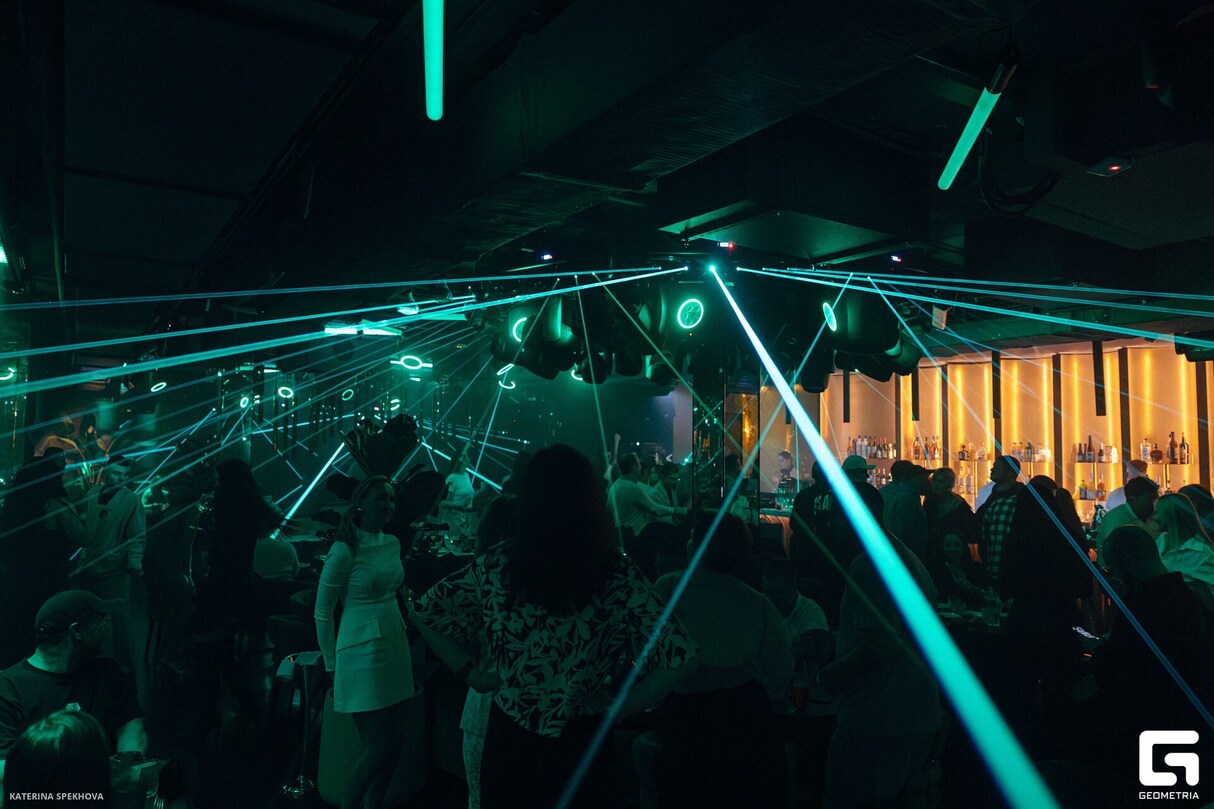 DAVY DOVA в ESCAPE Asia 9
