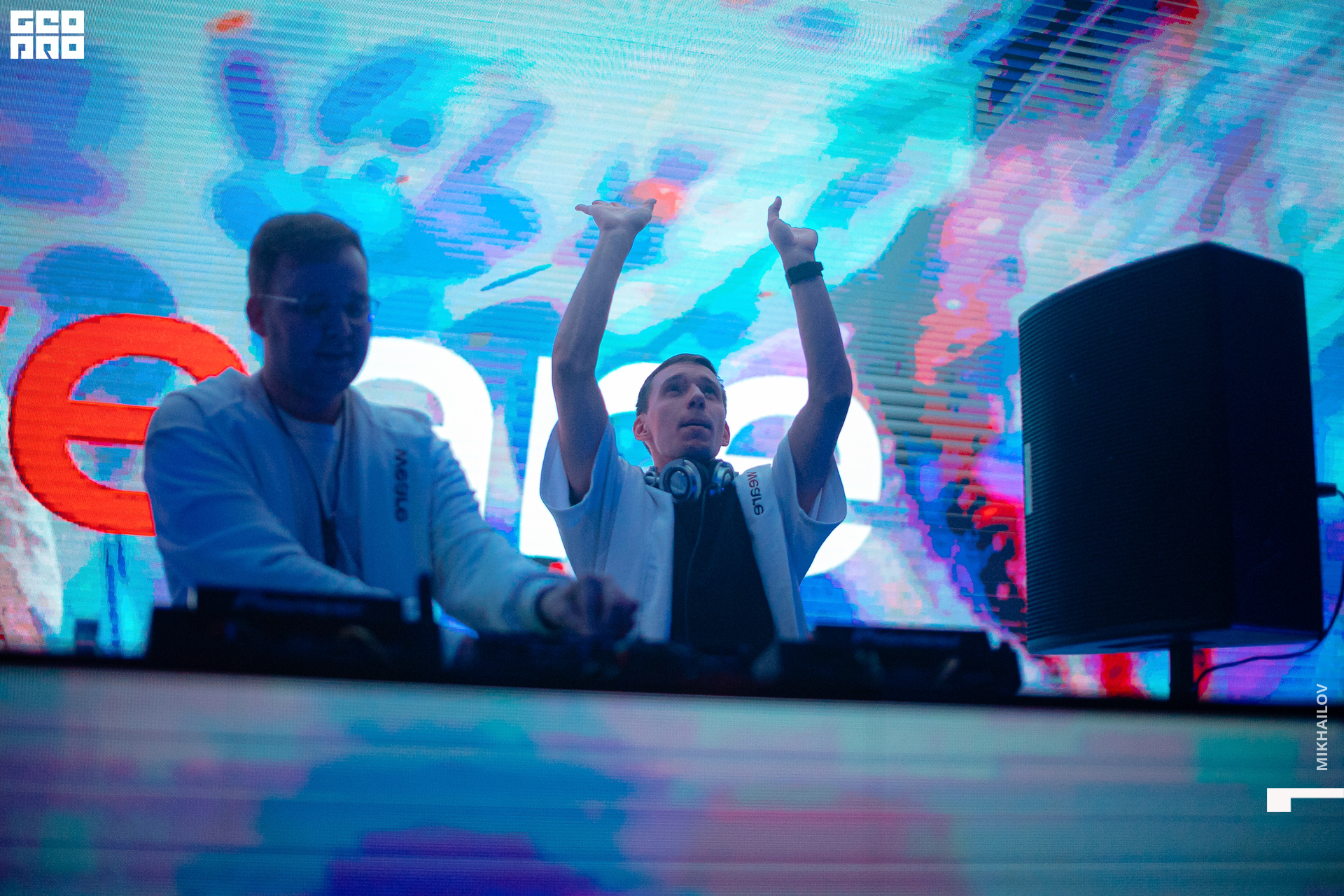 013-11-04-2021-00-41-We are - Mikhailov - 2560.jpg