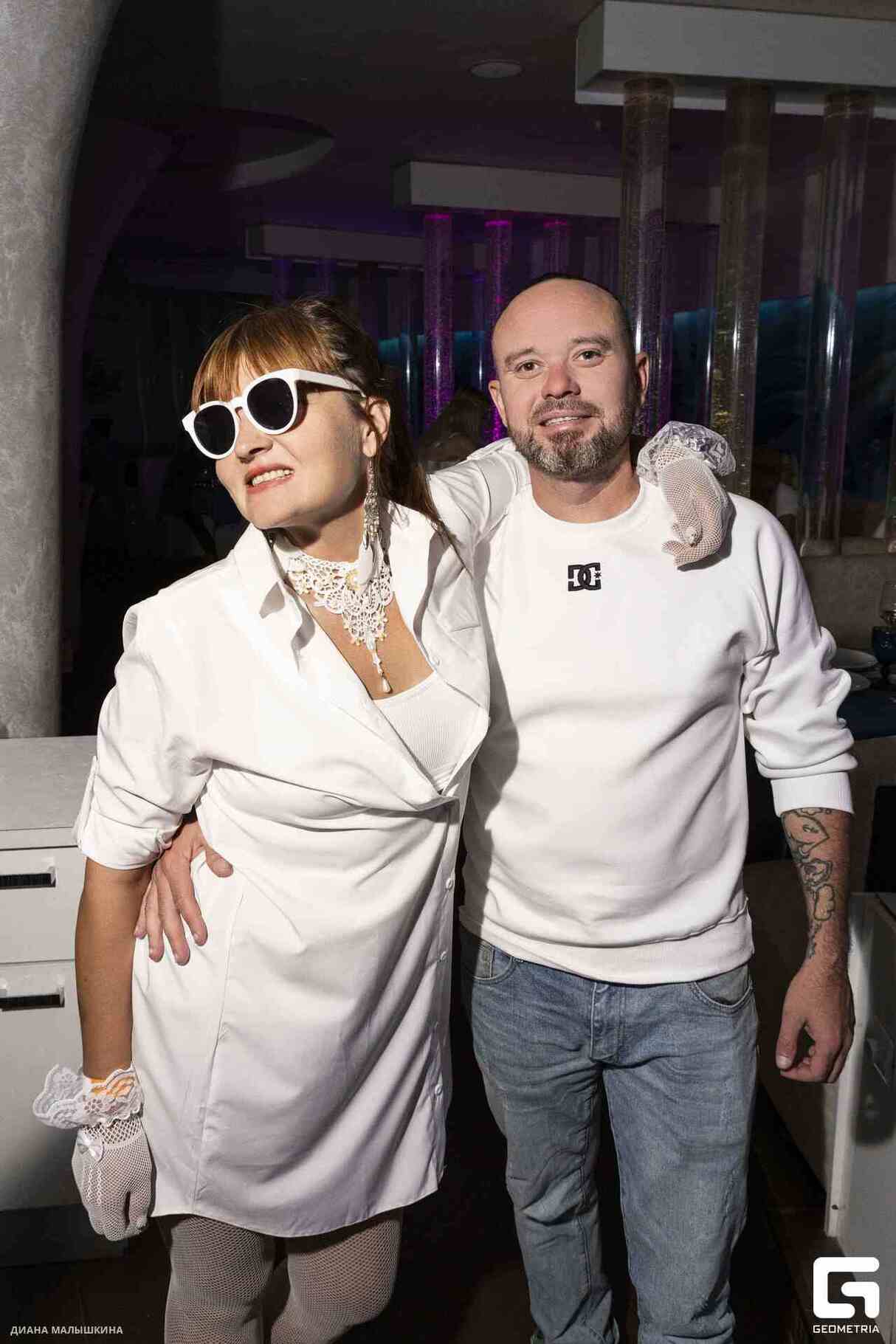 WHITE NIGHT 12
