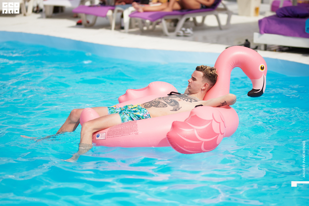 pool party 18