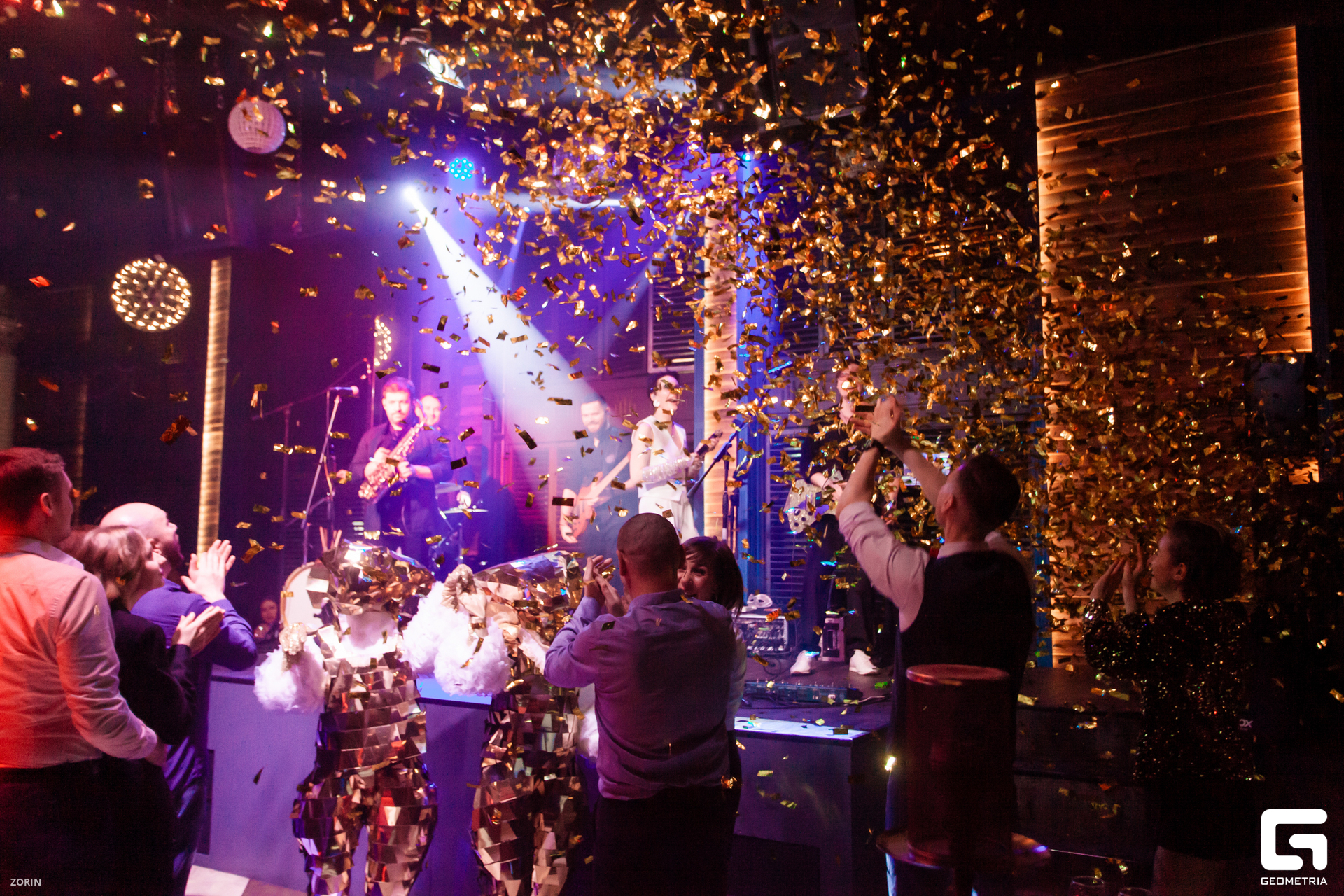 182-00-57-24-01-01-25- Zorin.jpg