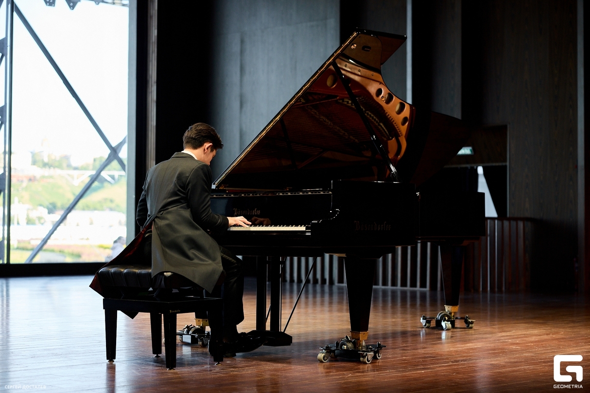 Pianissimo: Джордж Харлионо 19
