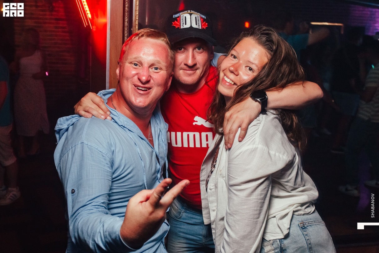 Saturday party 8