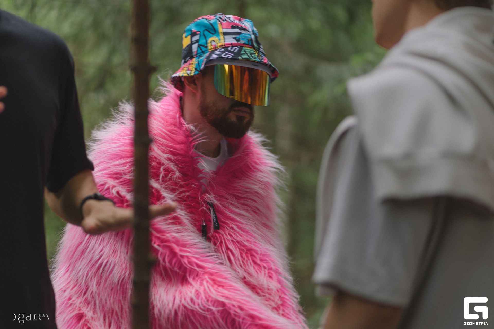 OUTLINE 2024-427-296.jpg