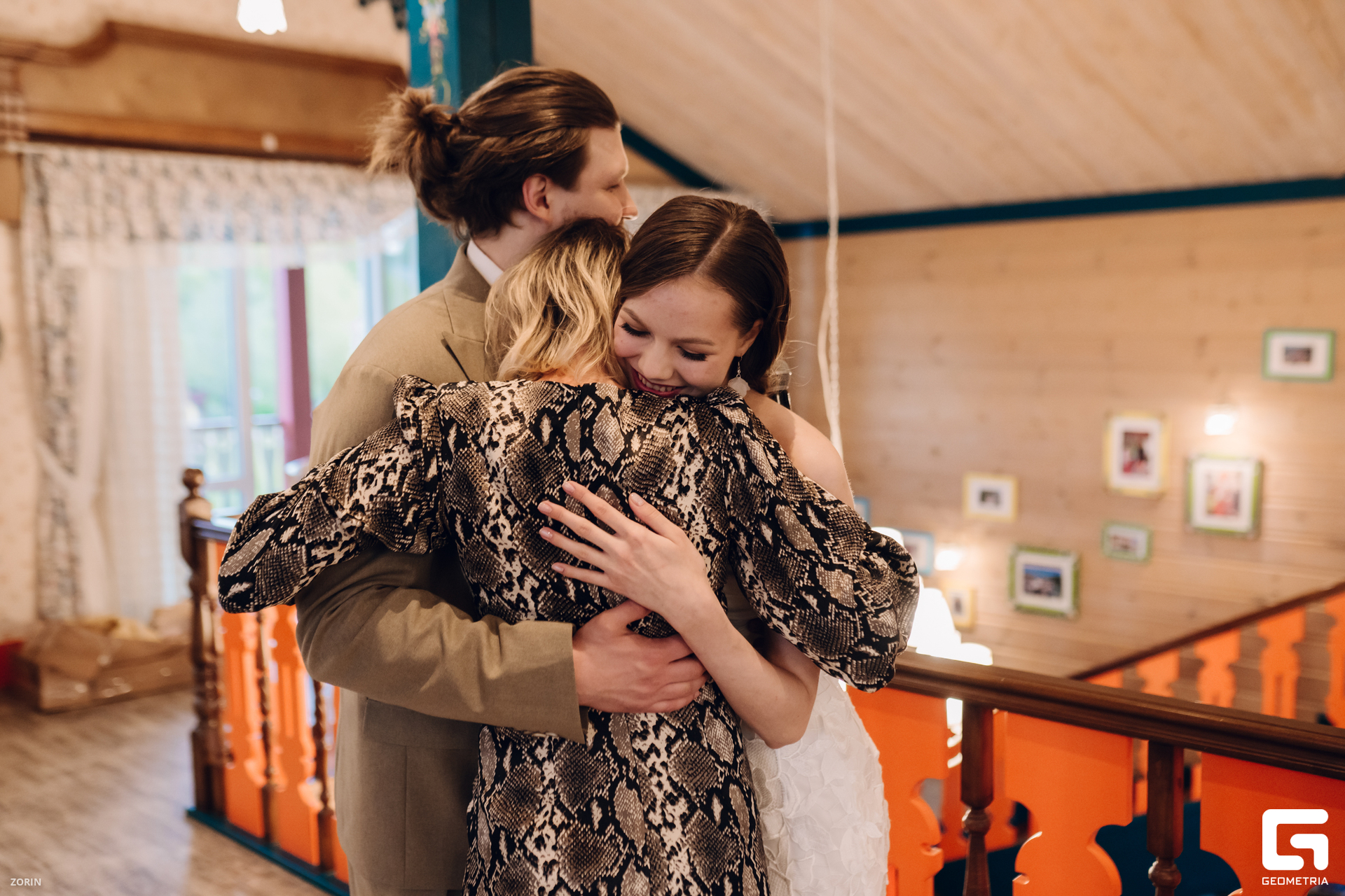 089-17-30-51-20-05-25- Zorin.jpg