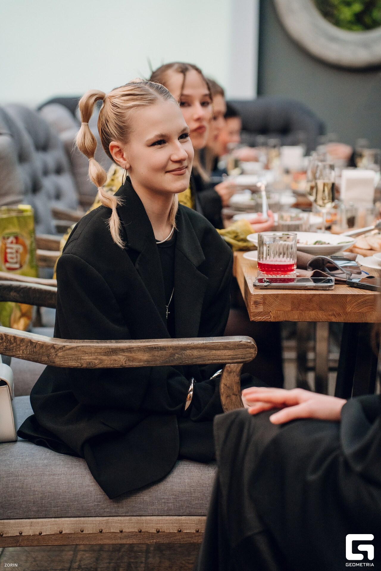 198-19-55-00-25-05-25- Zorin_resized.jpg