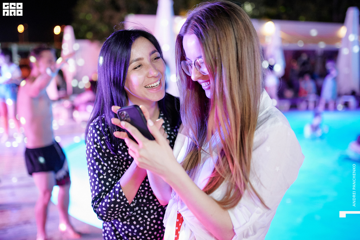 Night pool party 22