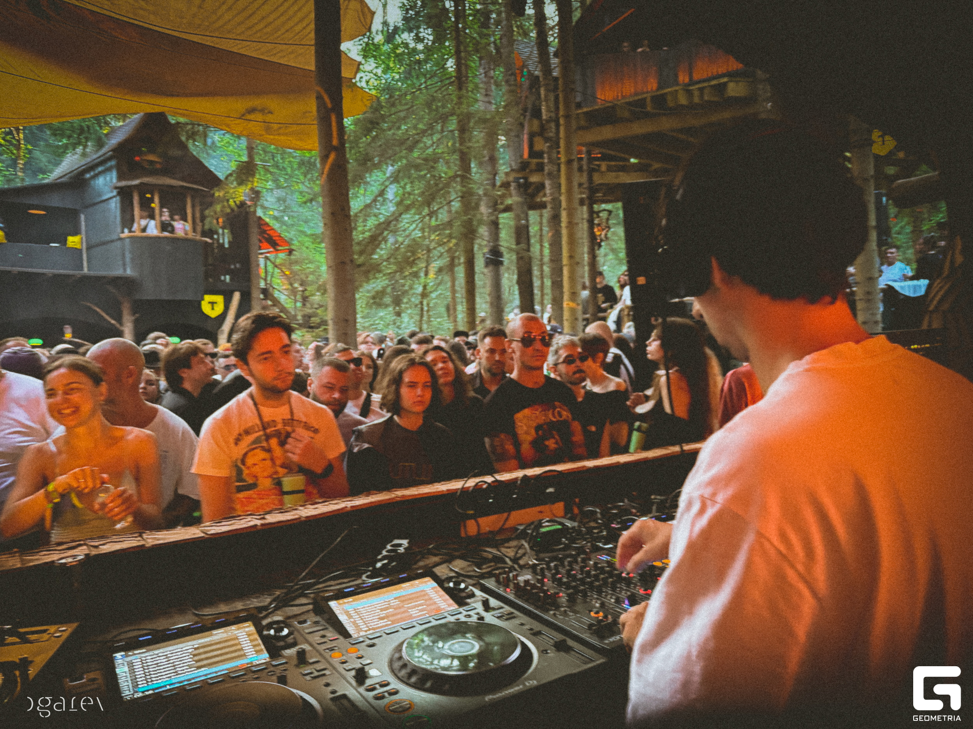 OUTLINE 2025-100.jpg