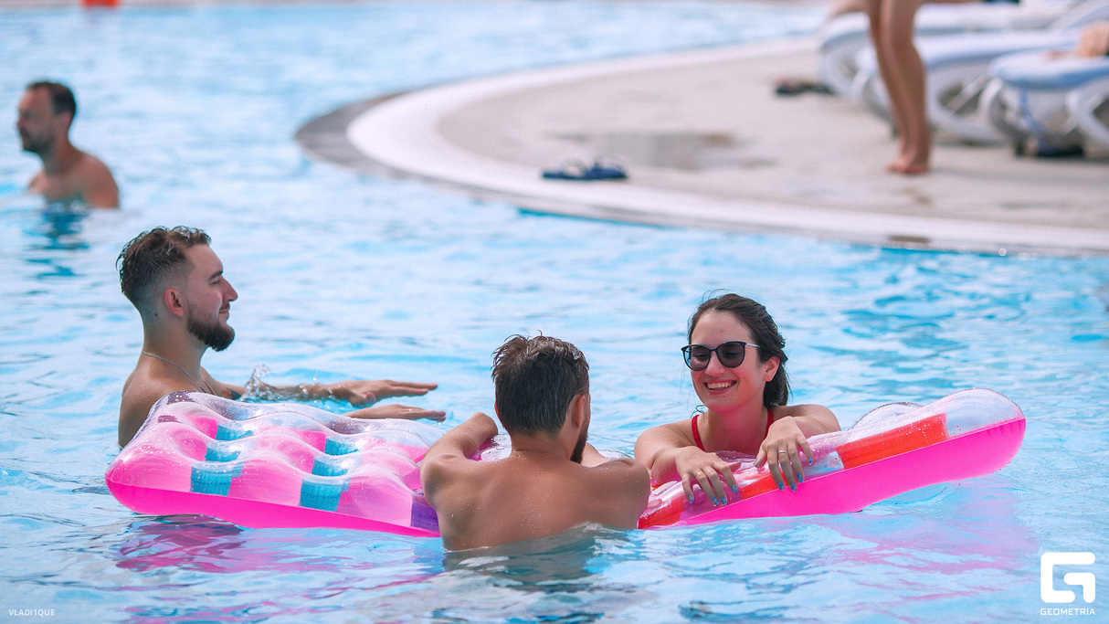 POOL PARTY 20