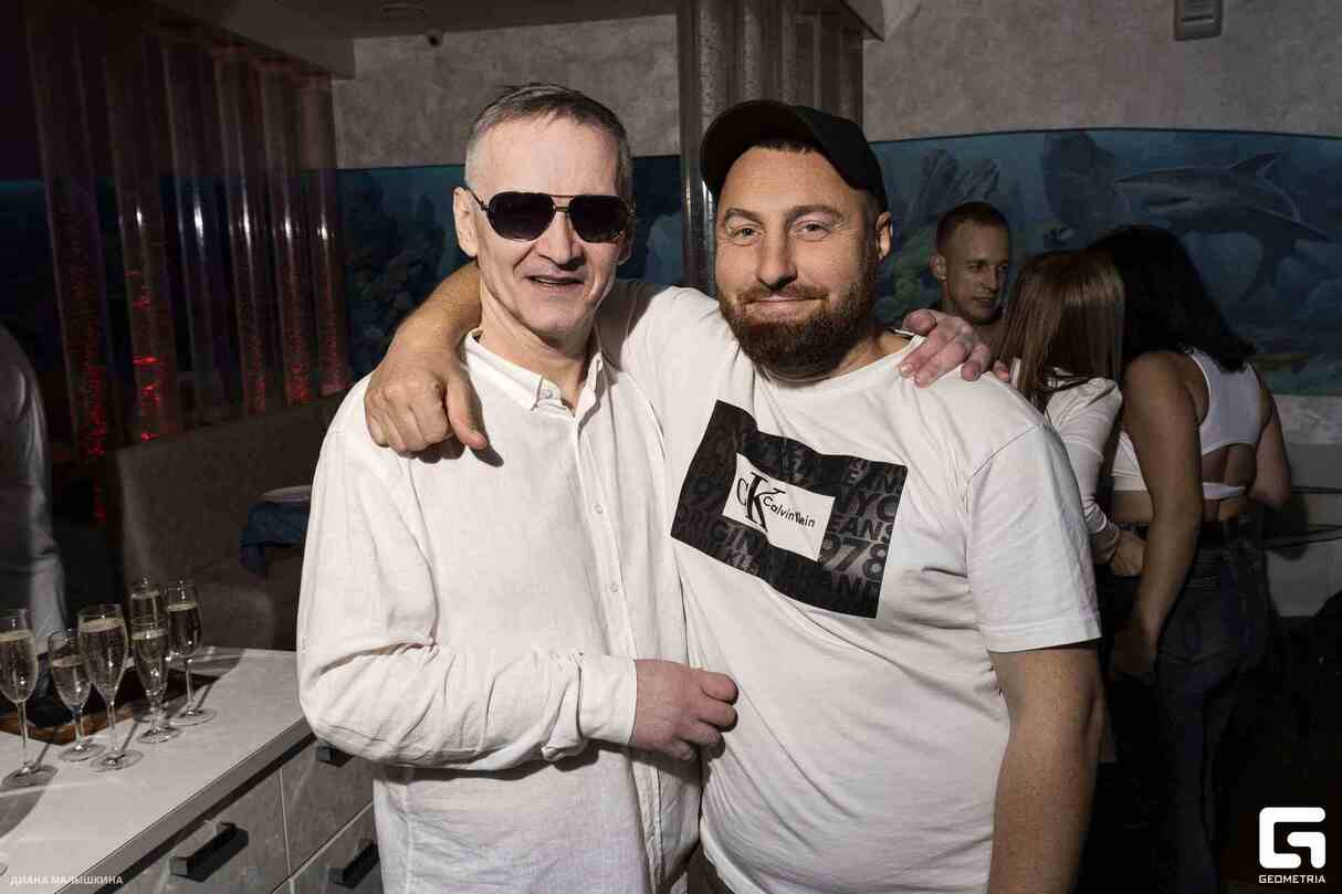 WHITE NIGHT 24