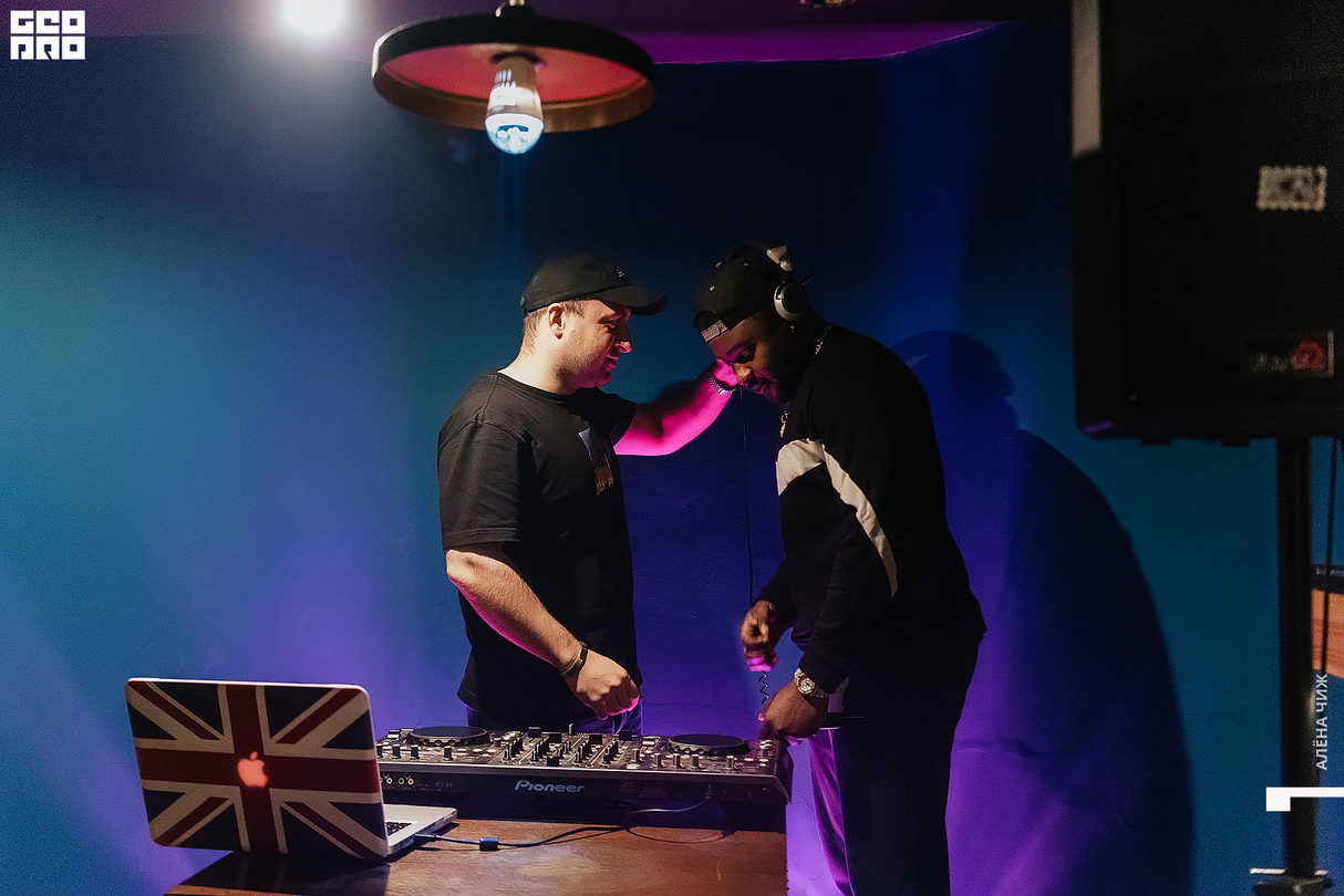 Препати DJ-cafe в «Жёлтом Шкафу» 25
