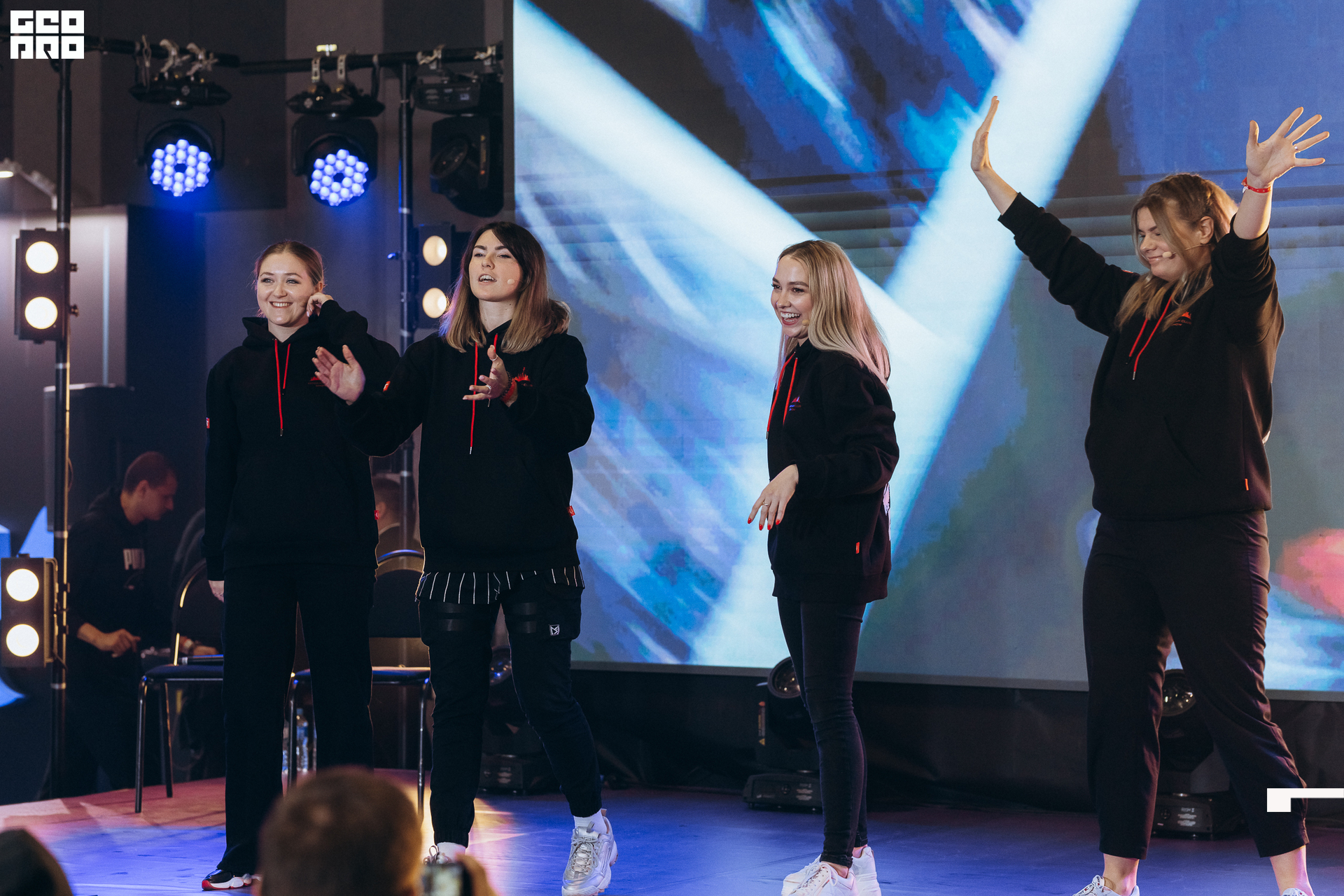 2022-12-11 16-56-37 @markovninart.jpg