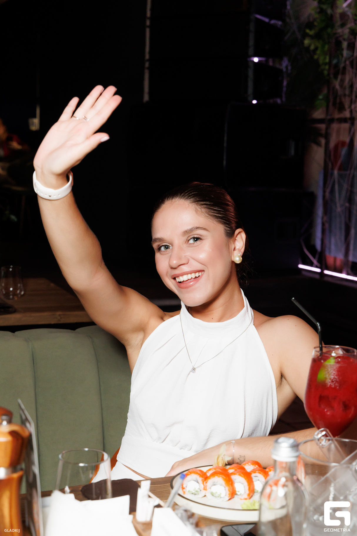 АНТИПРЕМИЯ В KARAOKE RESTAURANT CHERISH 12
