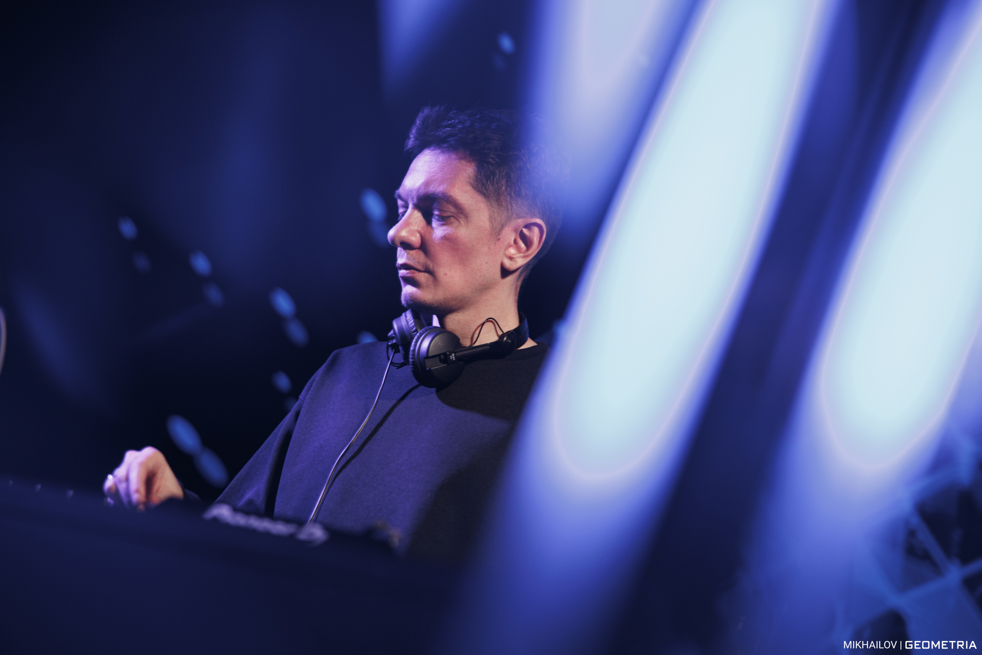 085-190425-4933 mikhailov-weblogo.jpg