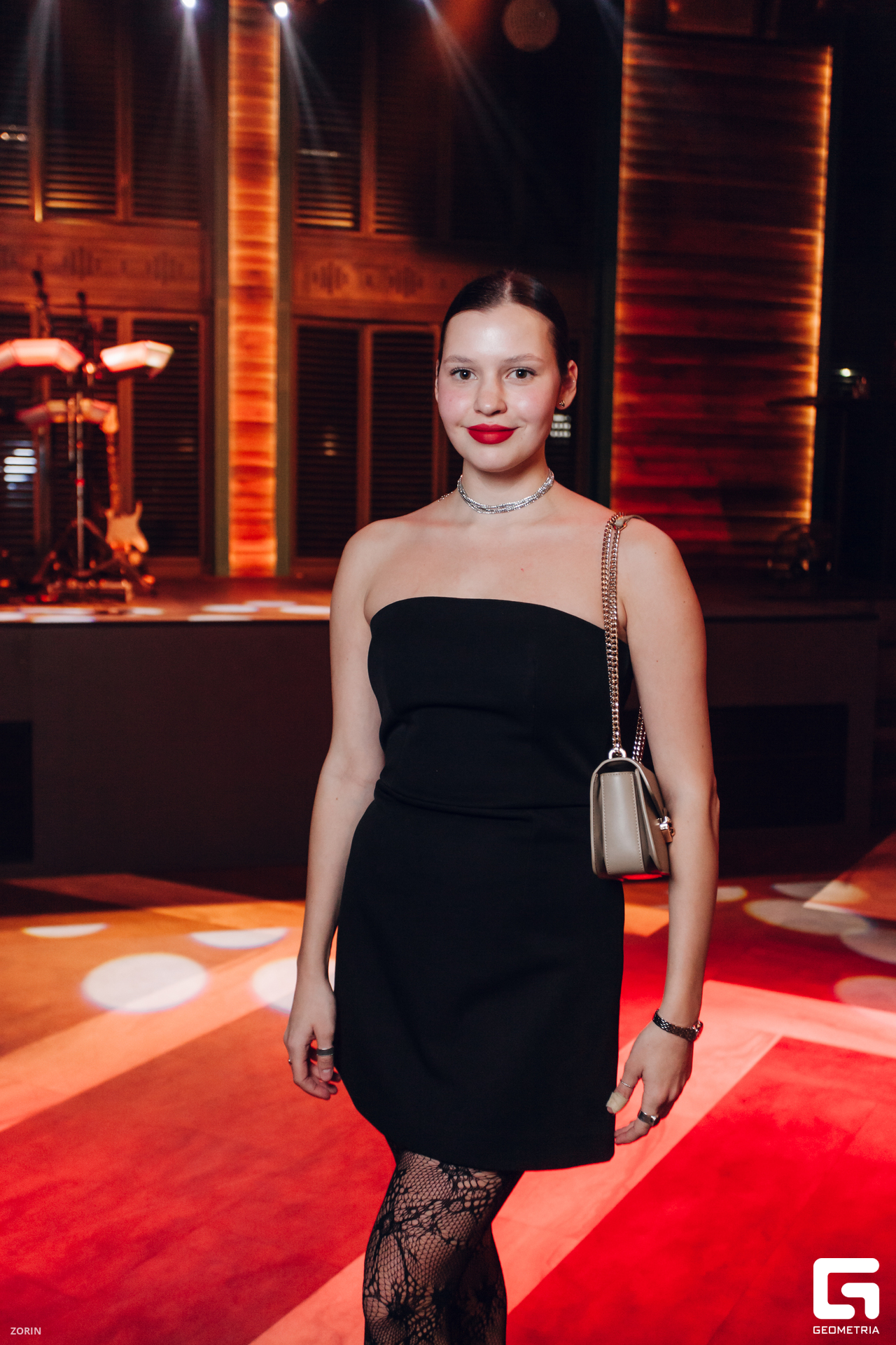 033-19-43-57-19-12-24- Zorin.jpg