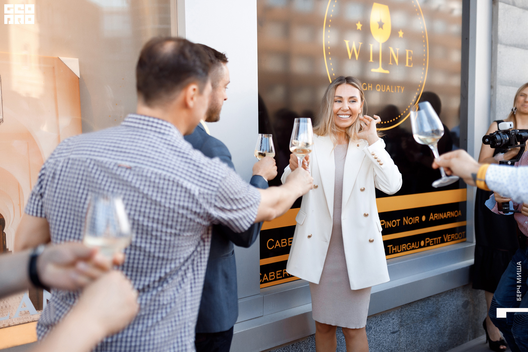 @misha.byorch 0095.jpg