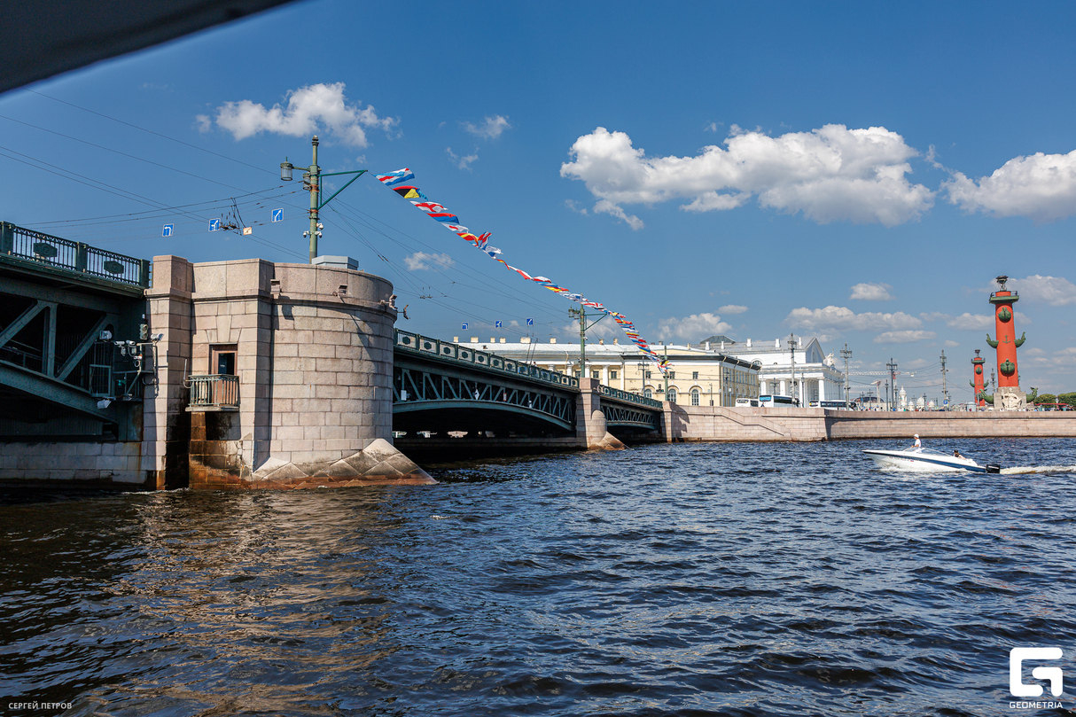 «Морская традиция» рейс к полуденному выстрелу из пушки Петропавловской крепости 28