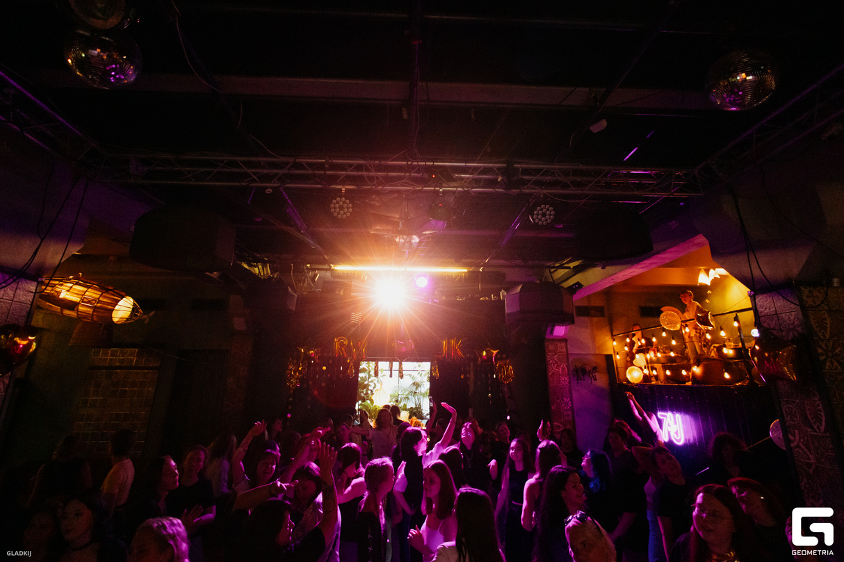 GOLDEN PLACE PARTY | 7 WITH U 20