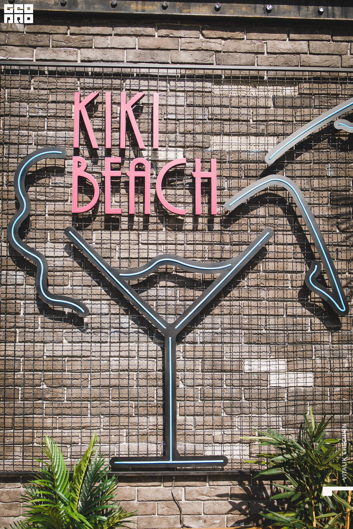 POLE DANCE in KIKI BEACH 27