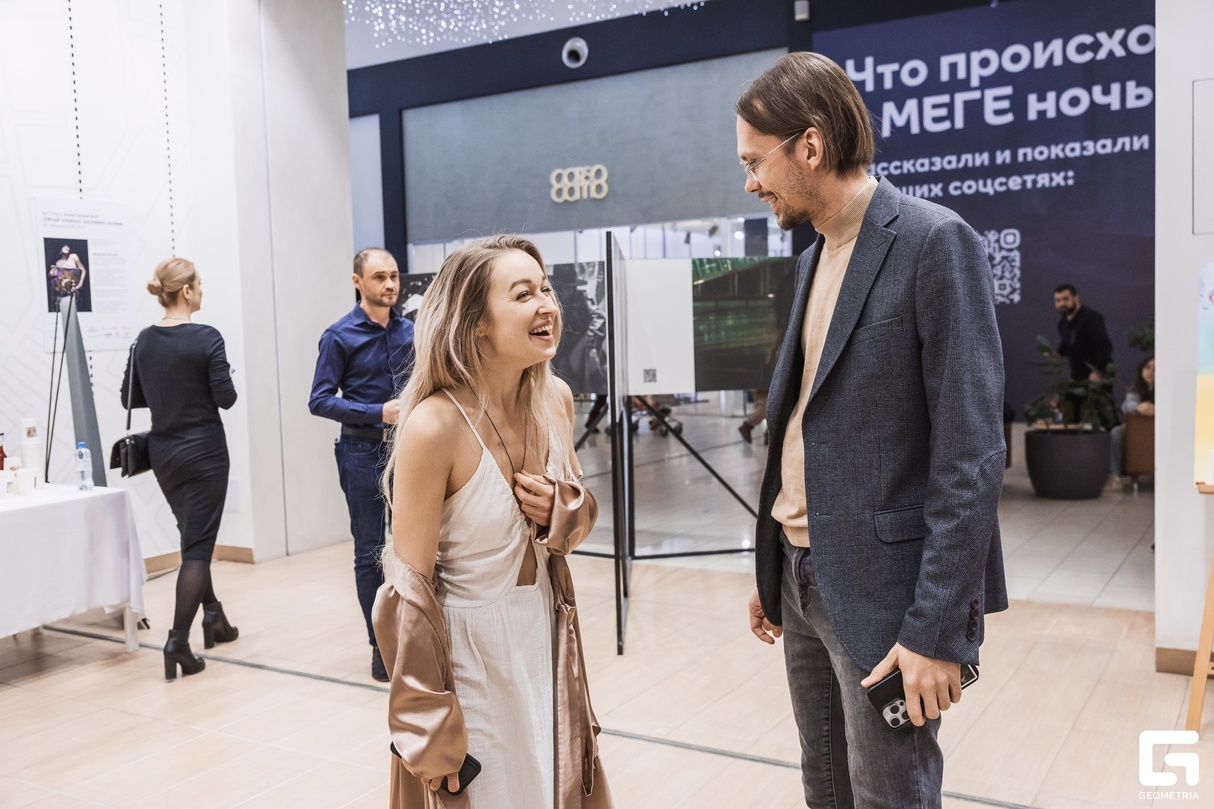 Выставка Анастасии Янг «Пятый элемент: Алхимия любви» 10