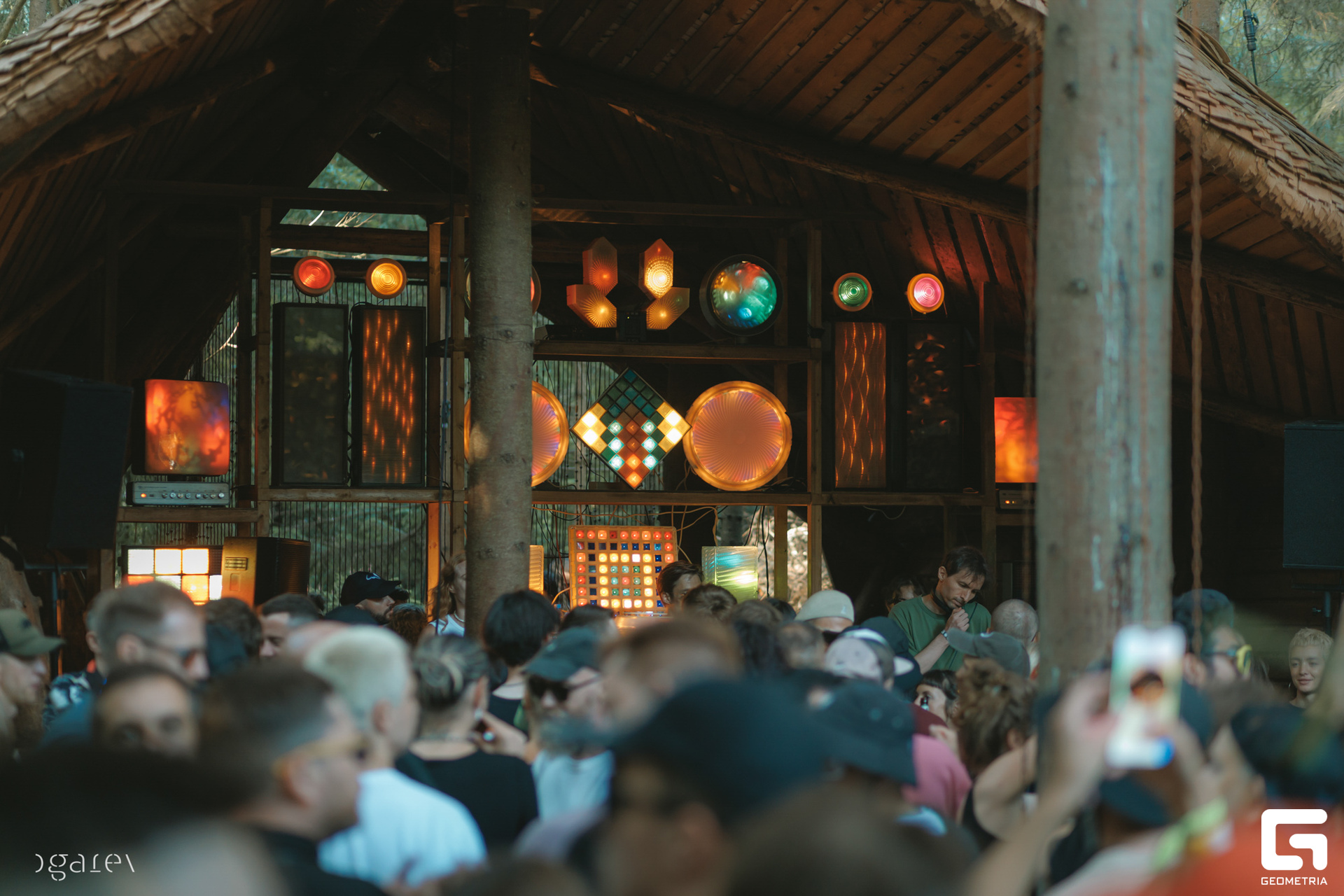 OUTLINE 2024-427-106.jpg