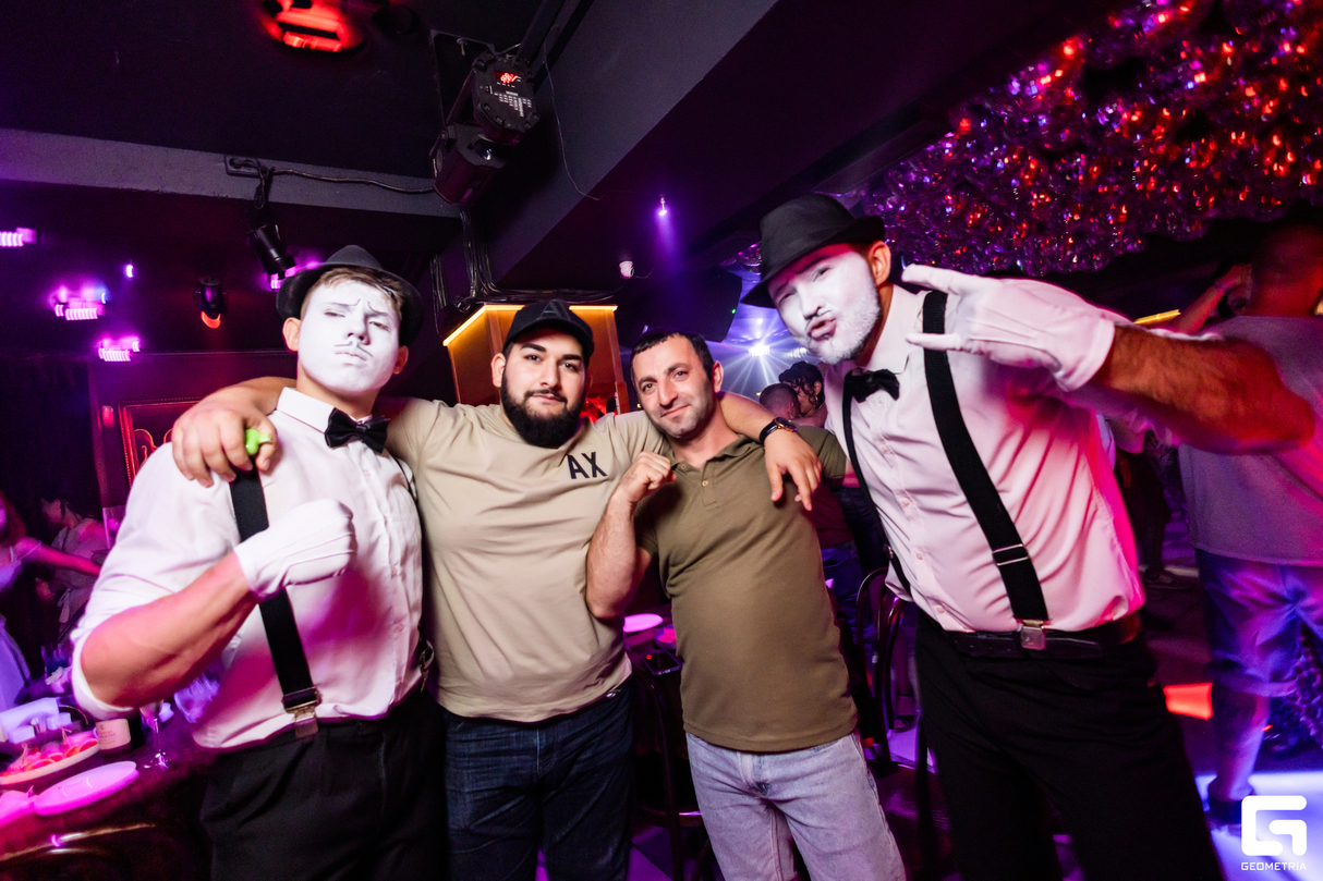 Saturday party 17