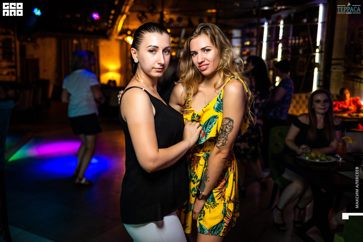Пятница в кафе Терраса 23