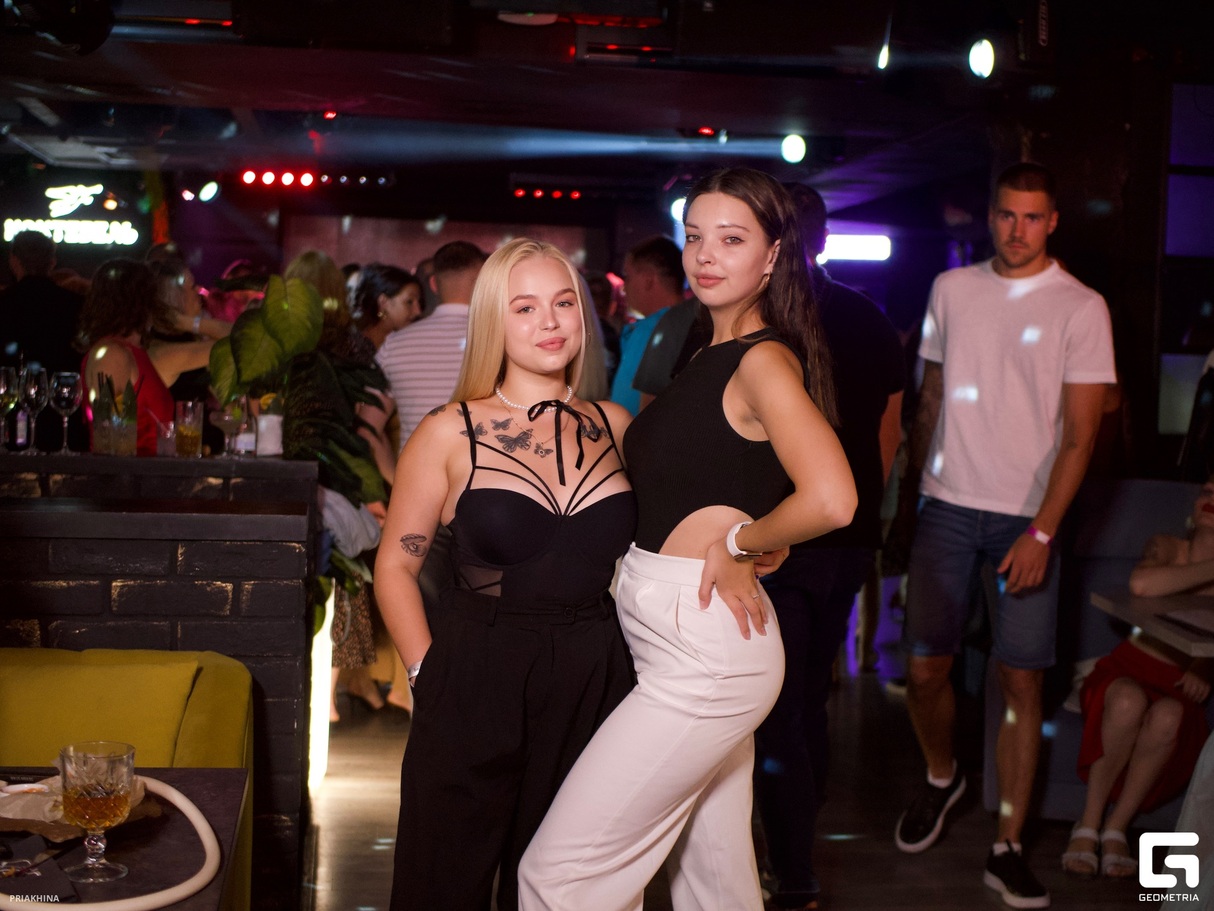 Saturday party 17