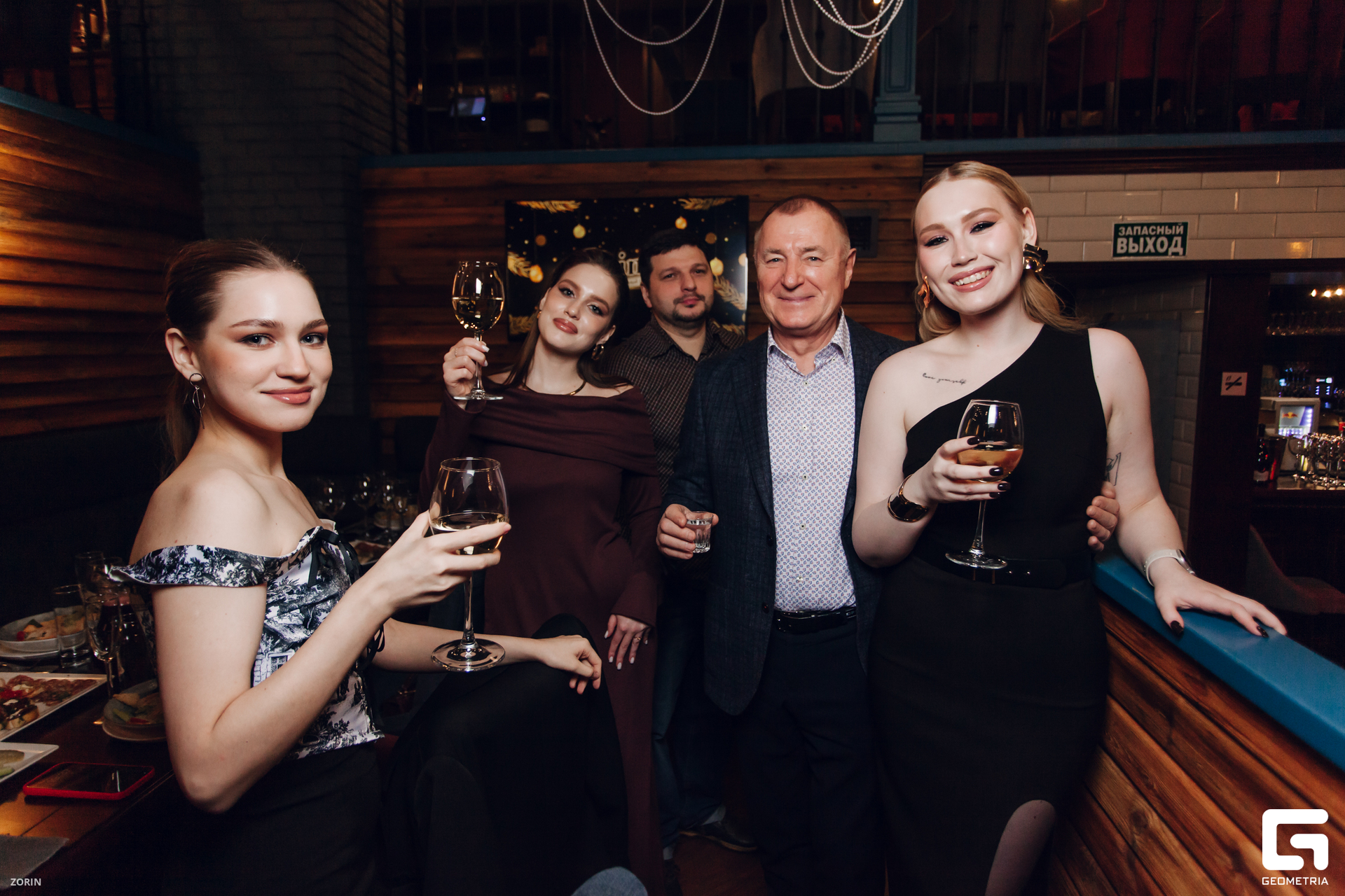 011-19-32-29-18-12-24- Zorin.jpg